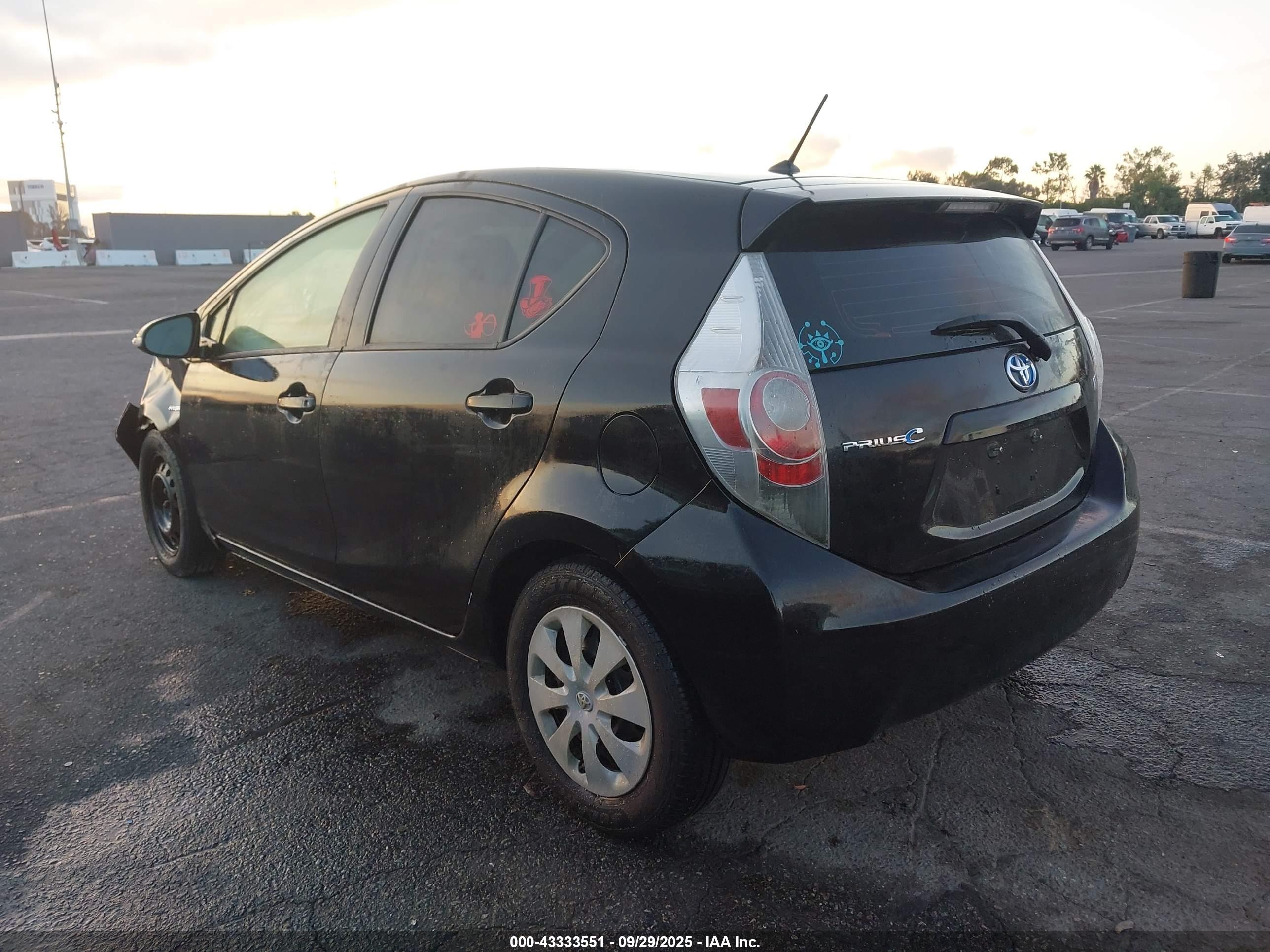 TOYOTA PRIUS image 3