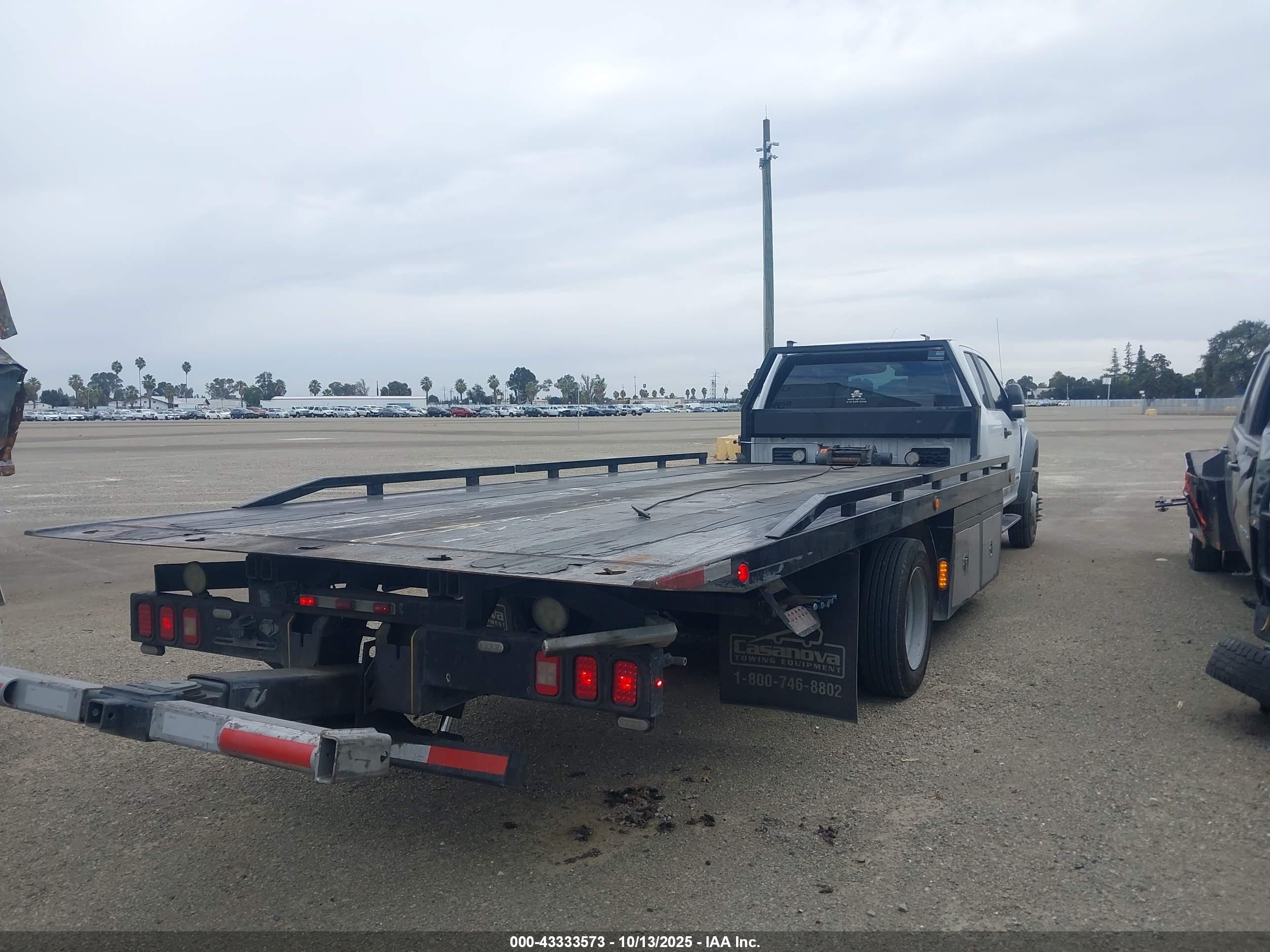 FORD F-550 image 4