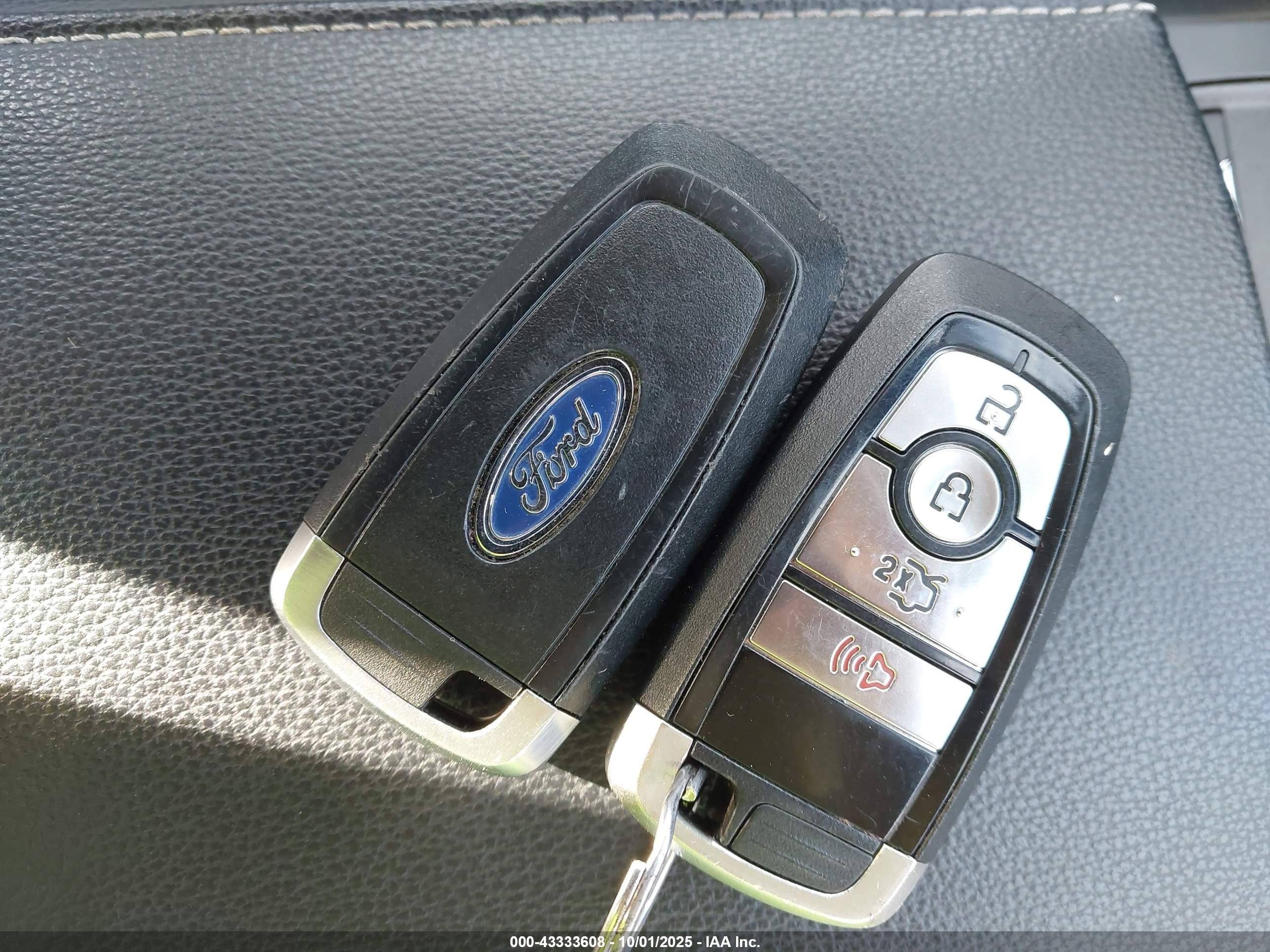 FORD FUSION image 11