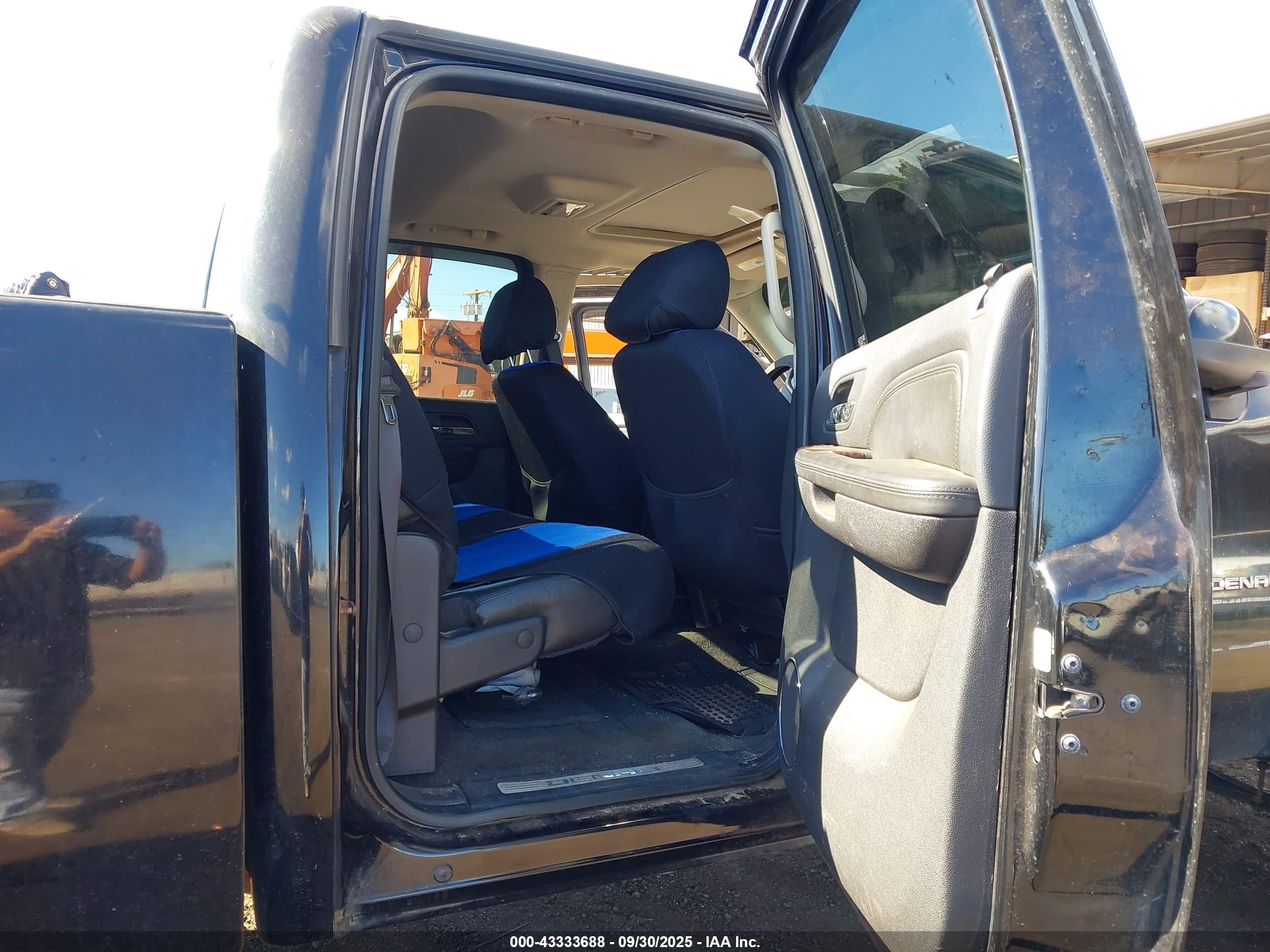 GMC SIERRA image 8