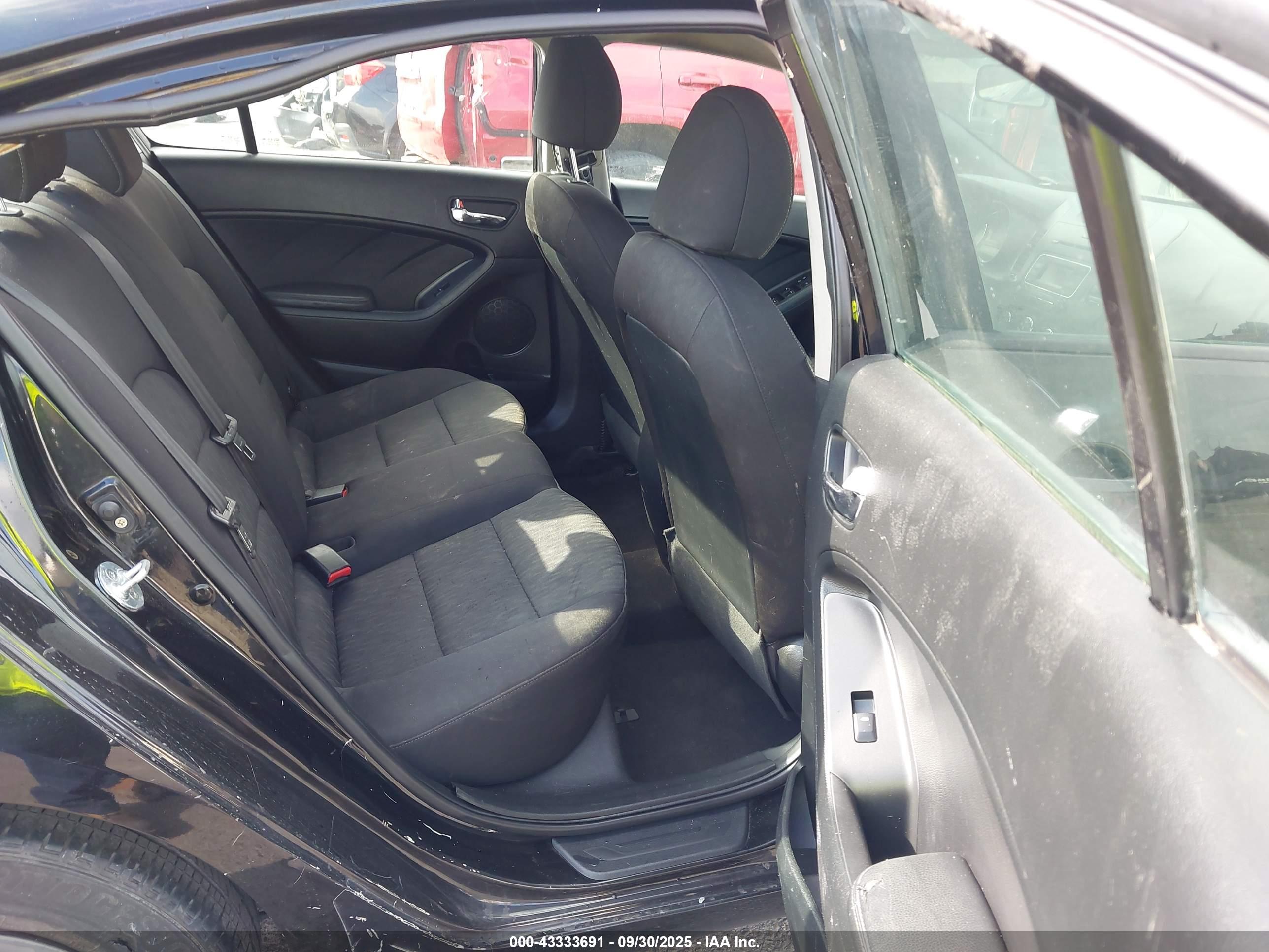 KIA FORTE image 8