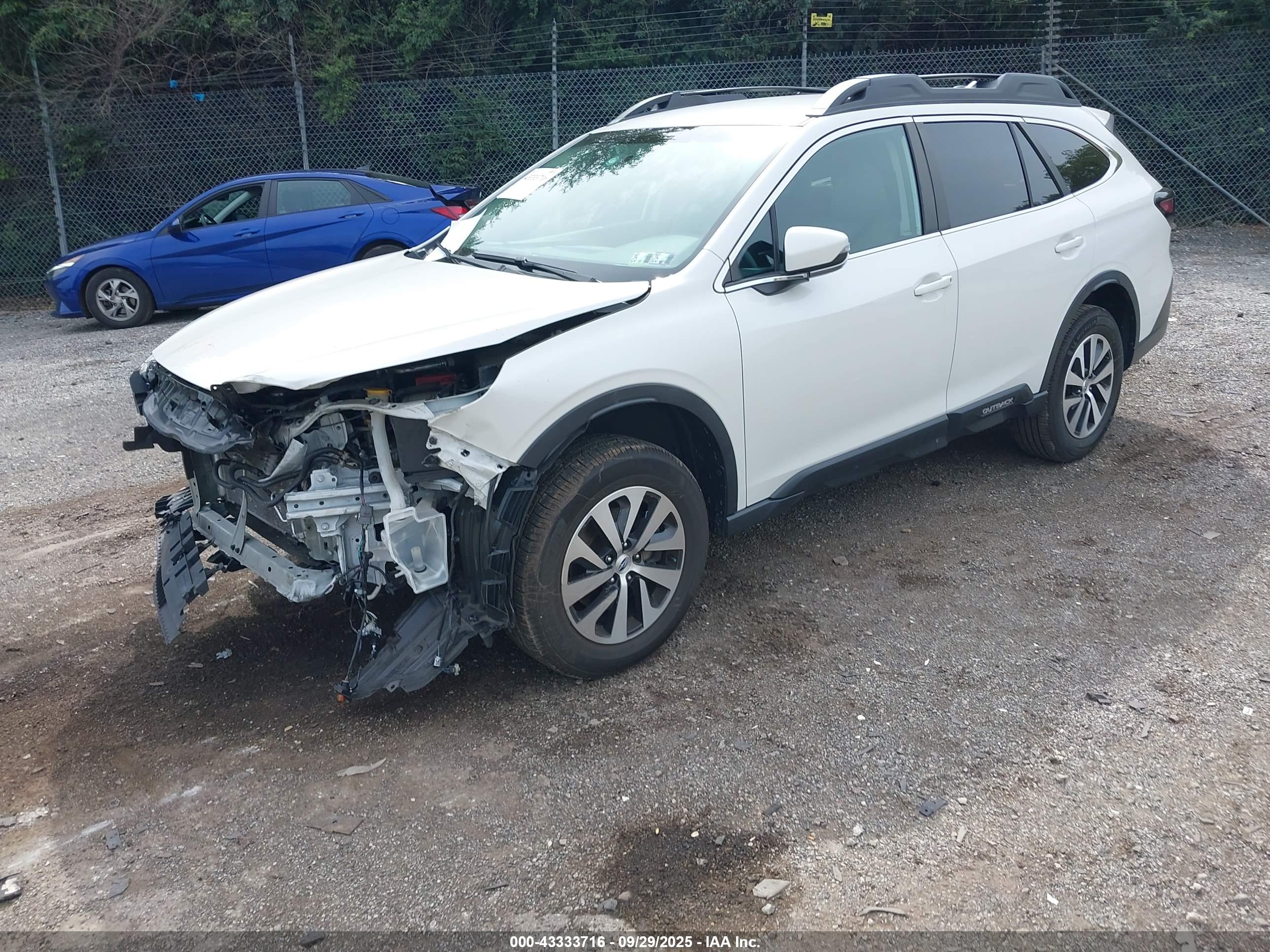 SUBARU OUTBACK image 2