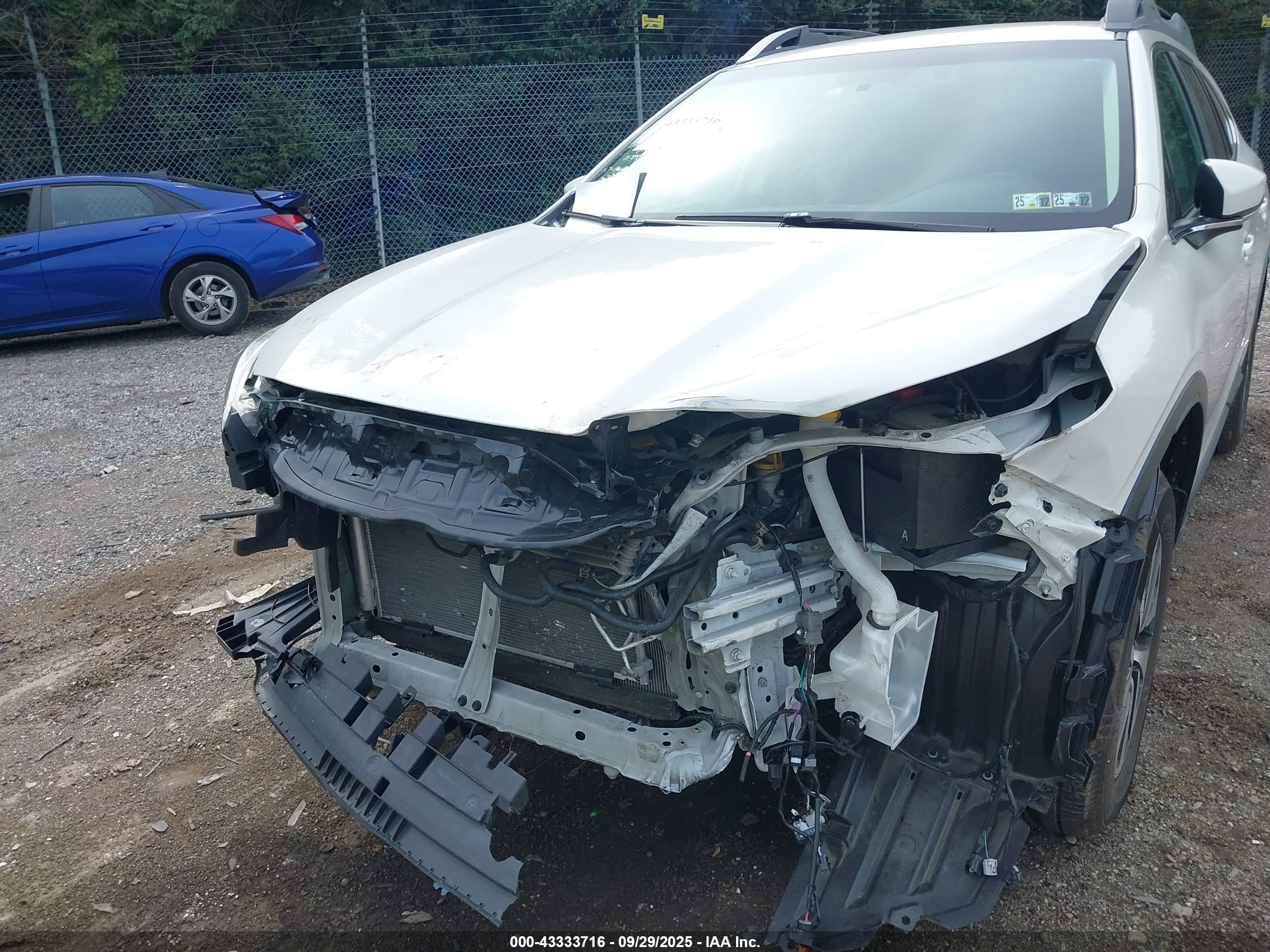SUBARU OUTBACK image 6