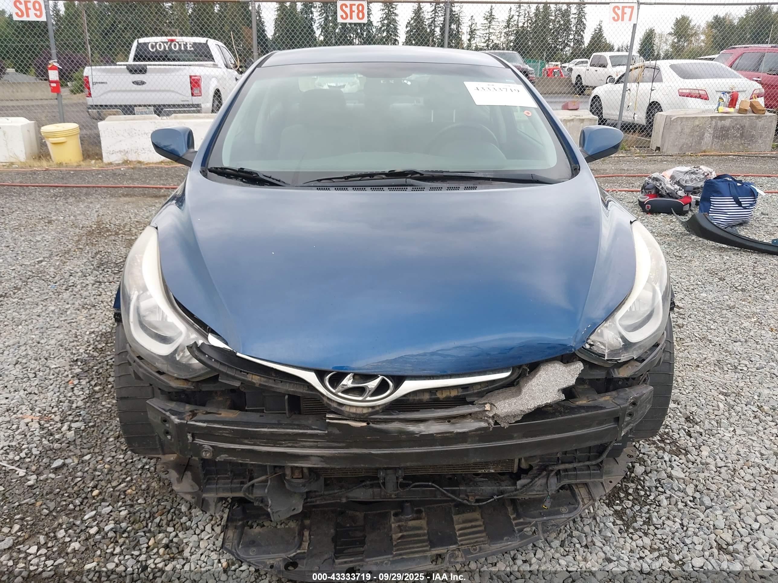 HYUNDAI ELANTRA image 6