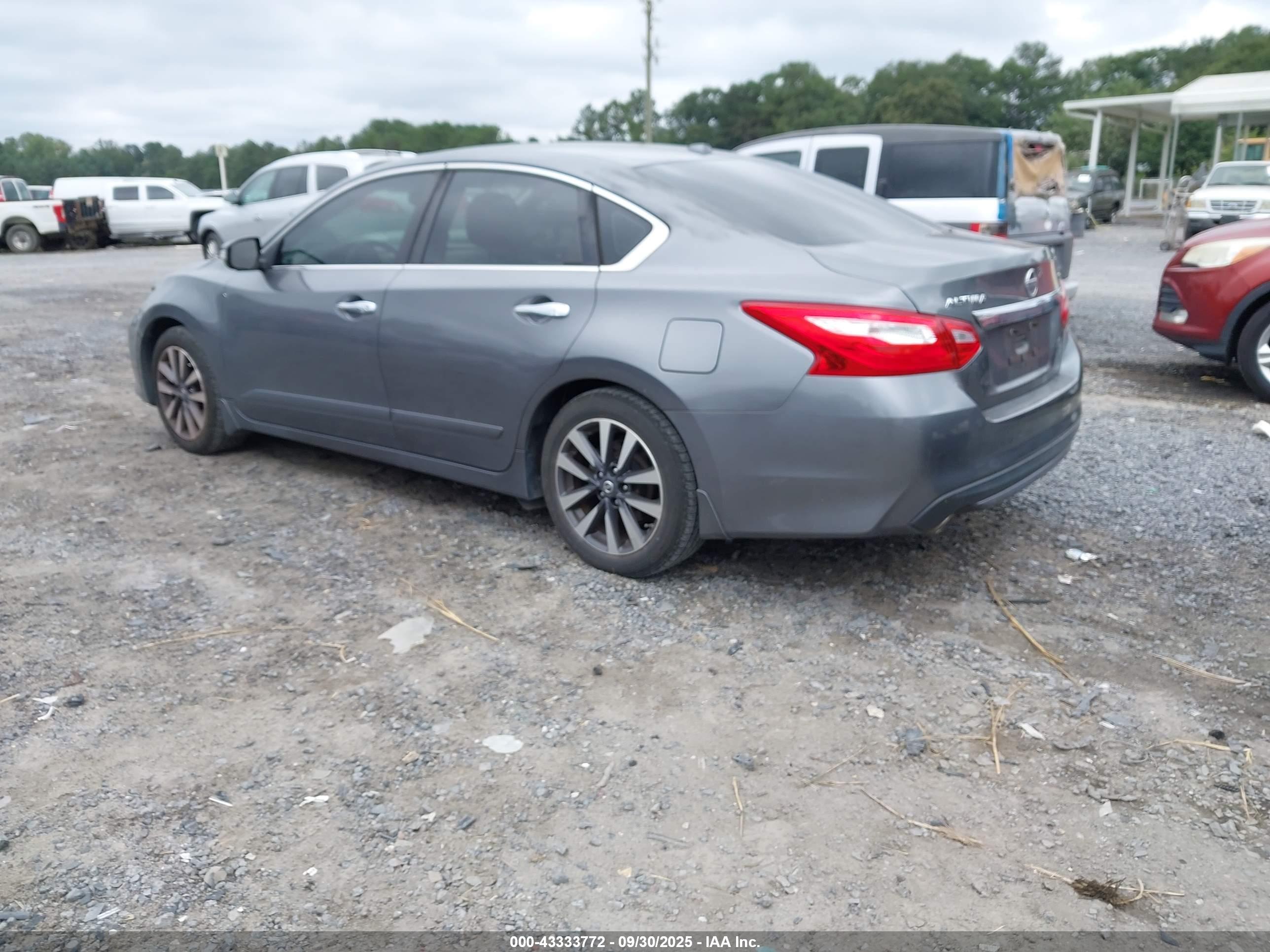 NISSAN ALTIMA image 3