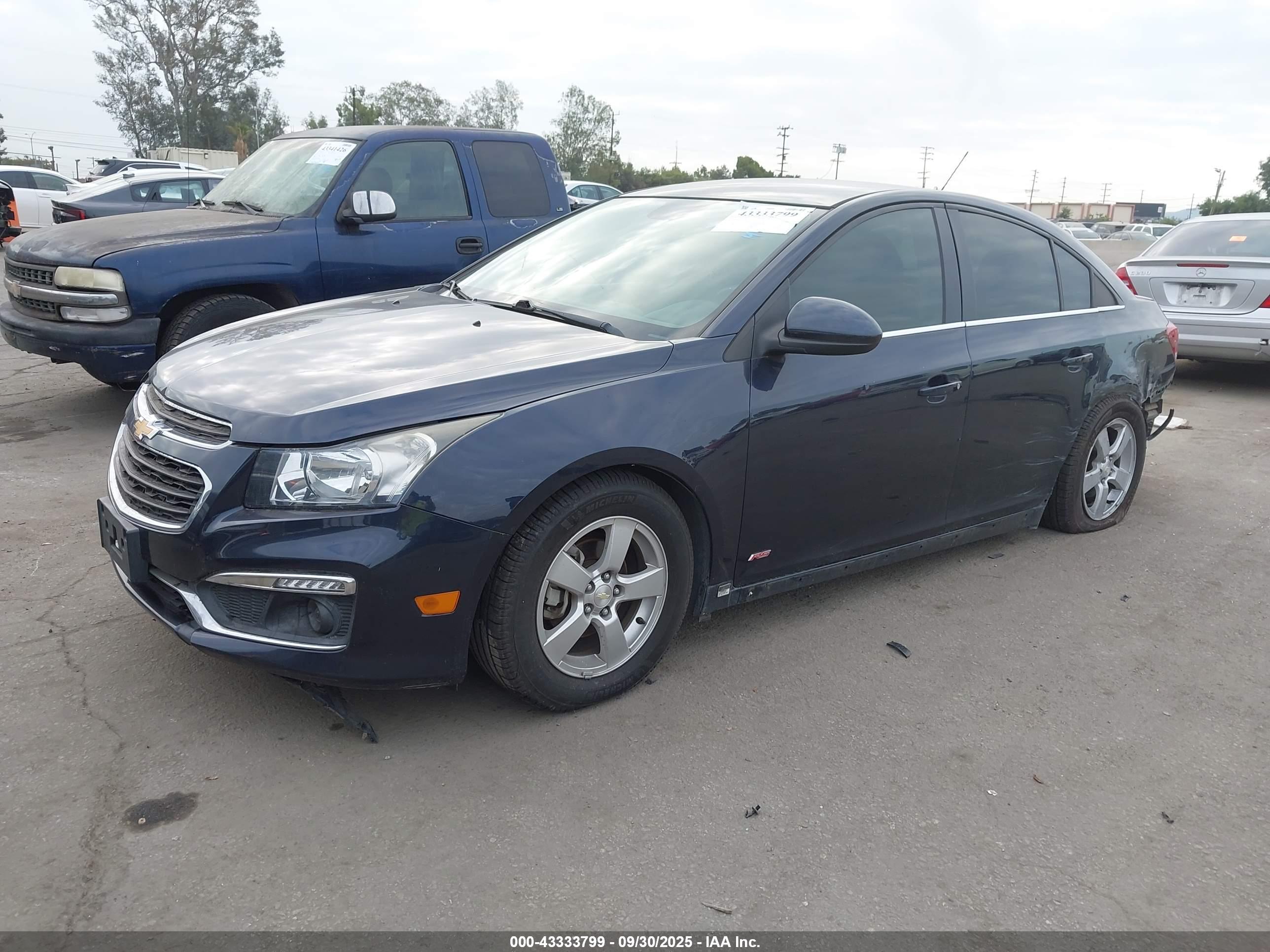CHEVROLET CRUZE image 2