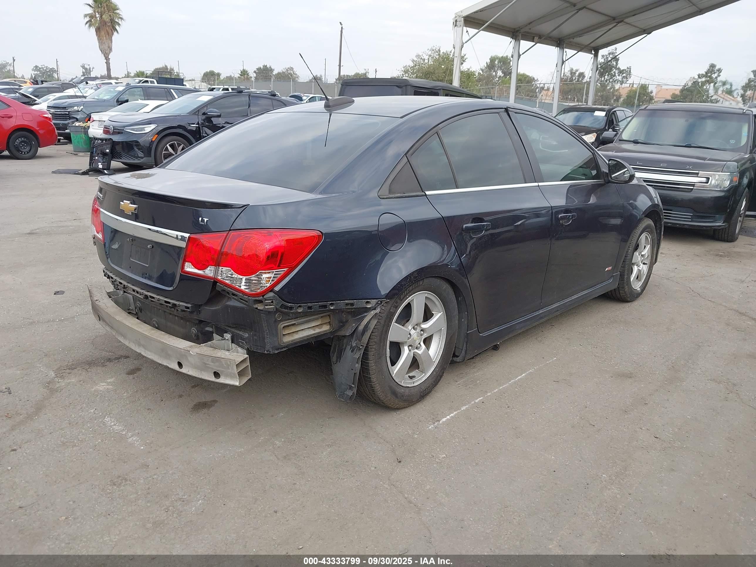 CHEVROLET CRUZE image 4