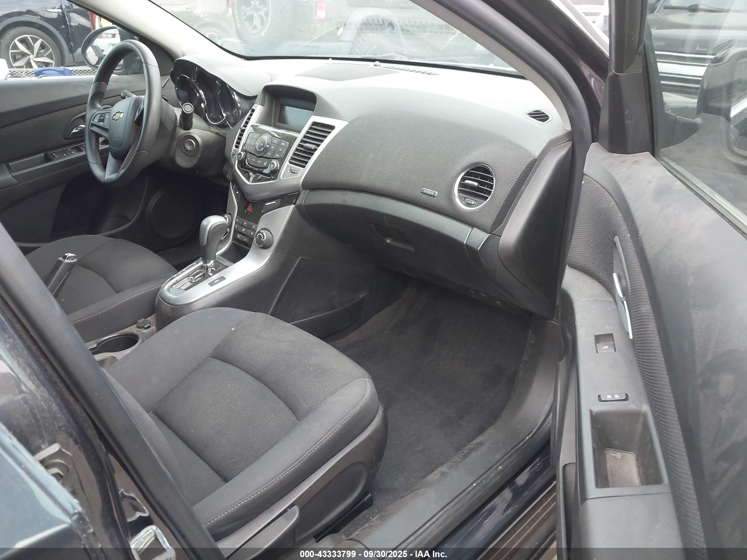 CHEVROLET CRUZE image 5