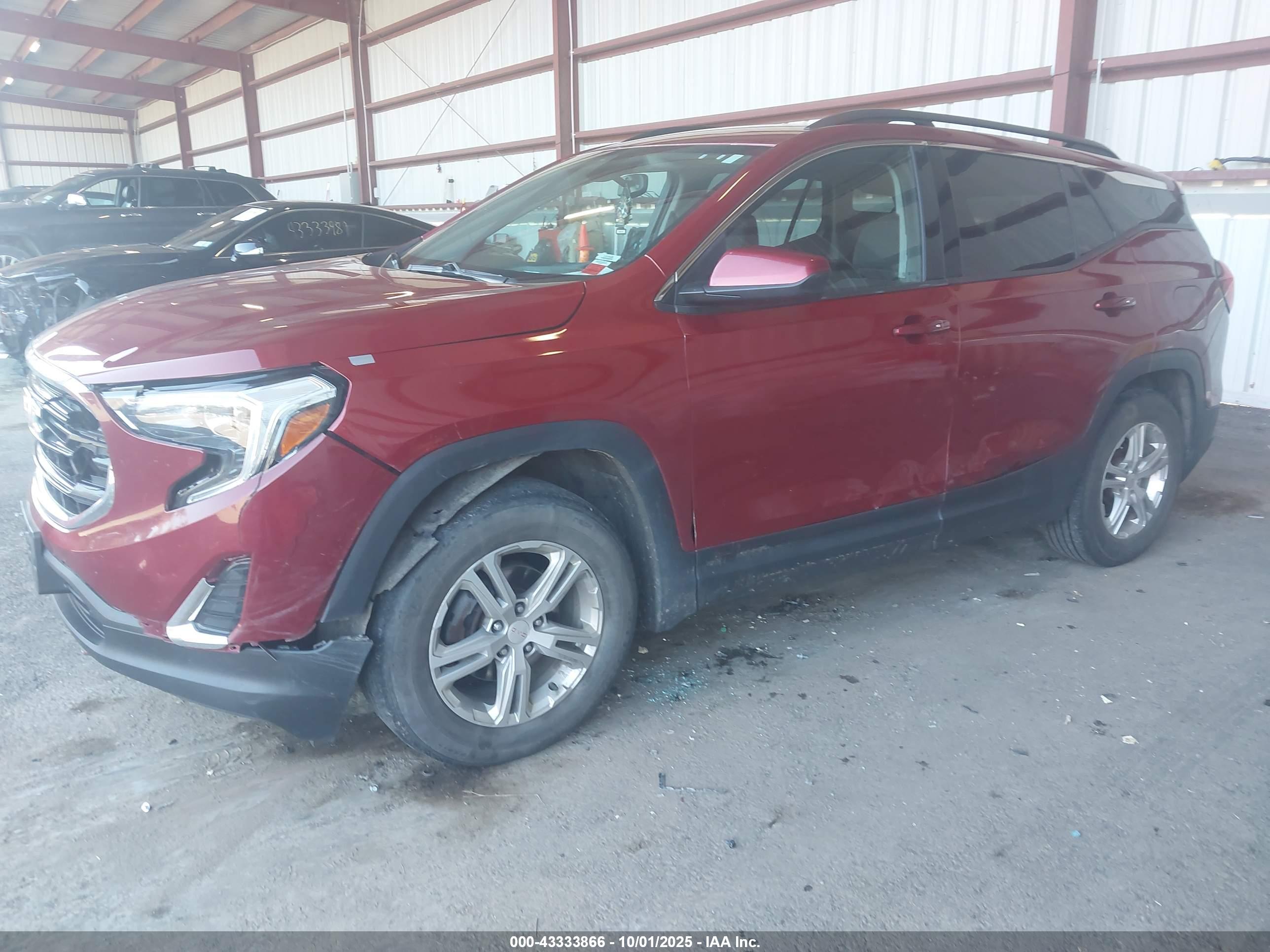 GMC TERRAIN image 2