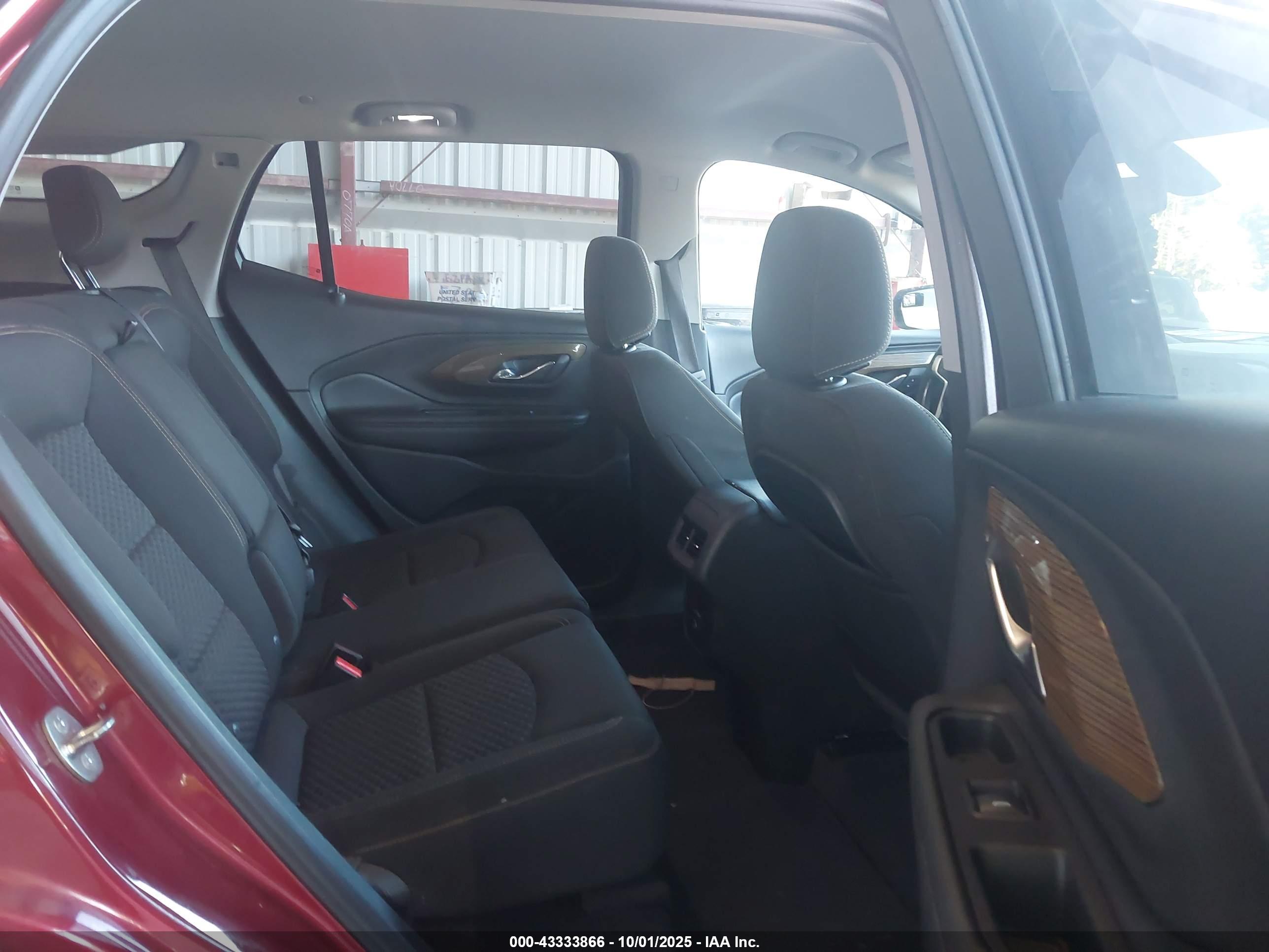 GMC TERRAIN image 8