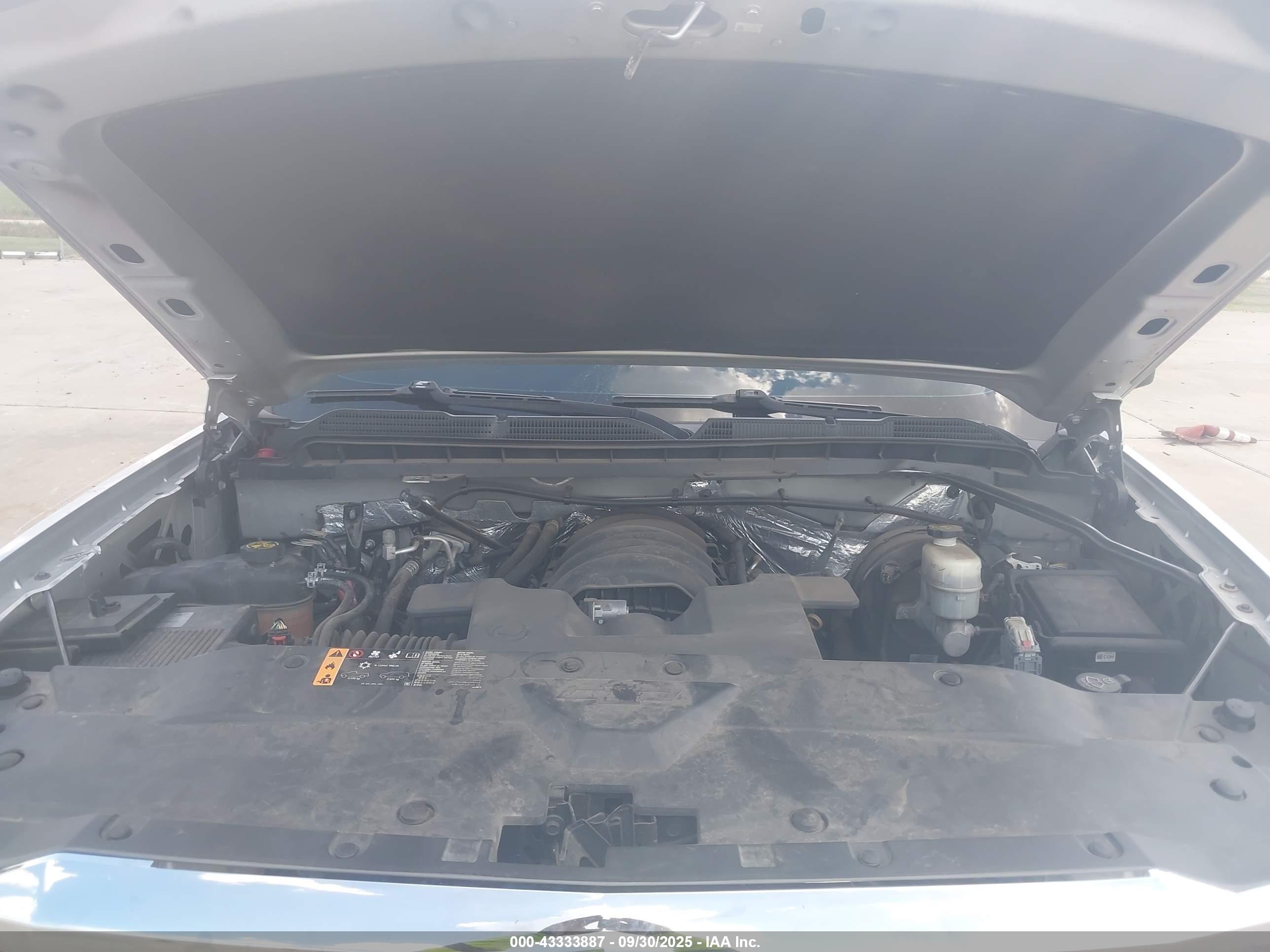CHEVROLET SILVERADO image 10