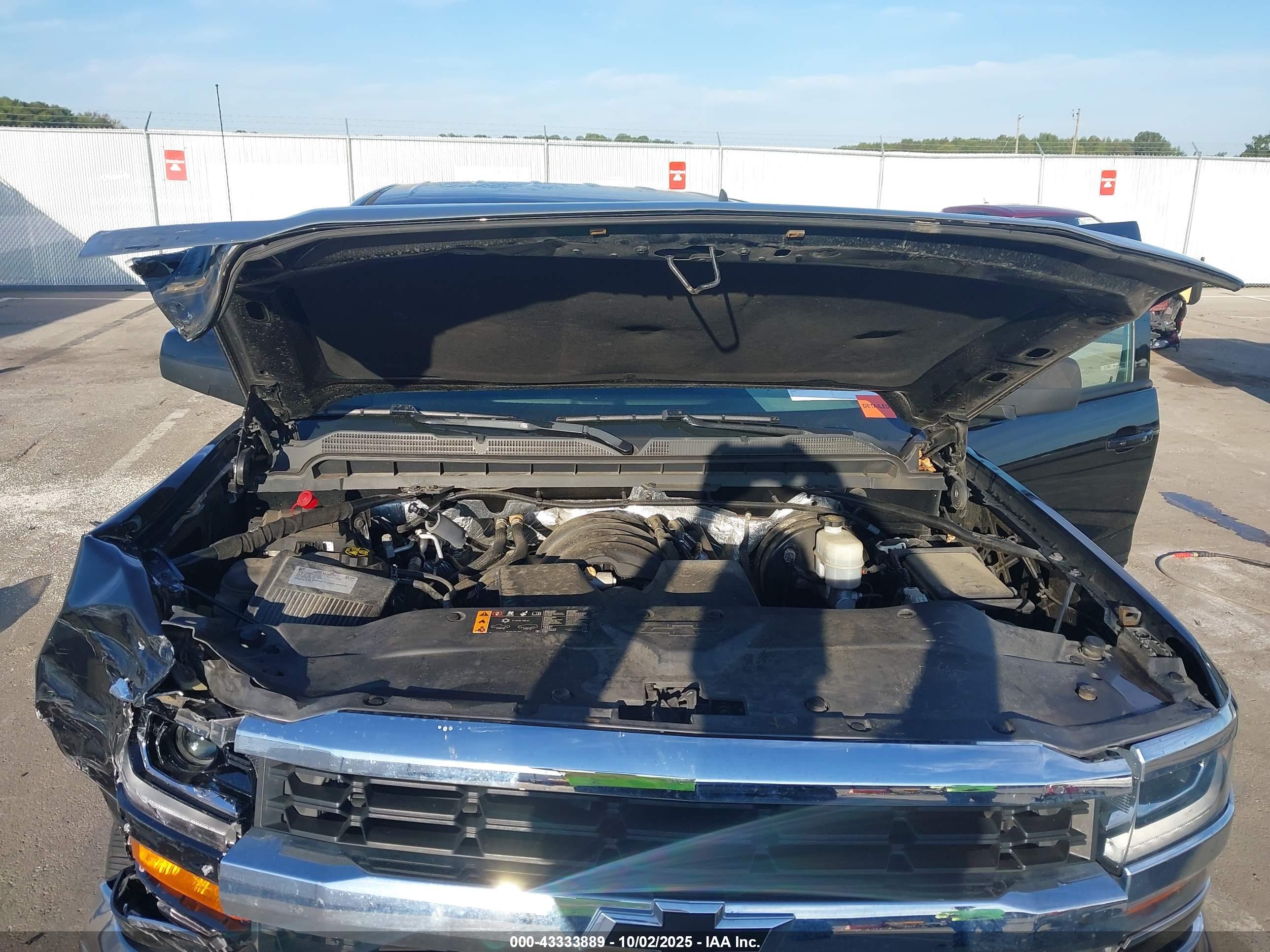CHEVROLET SILVERADO image 10