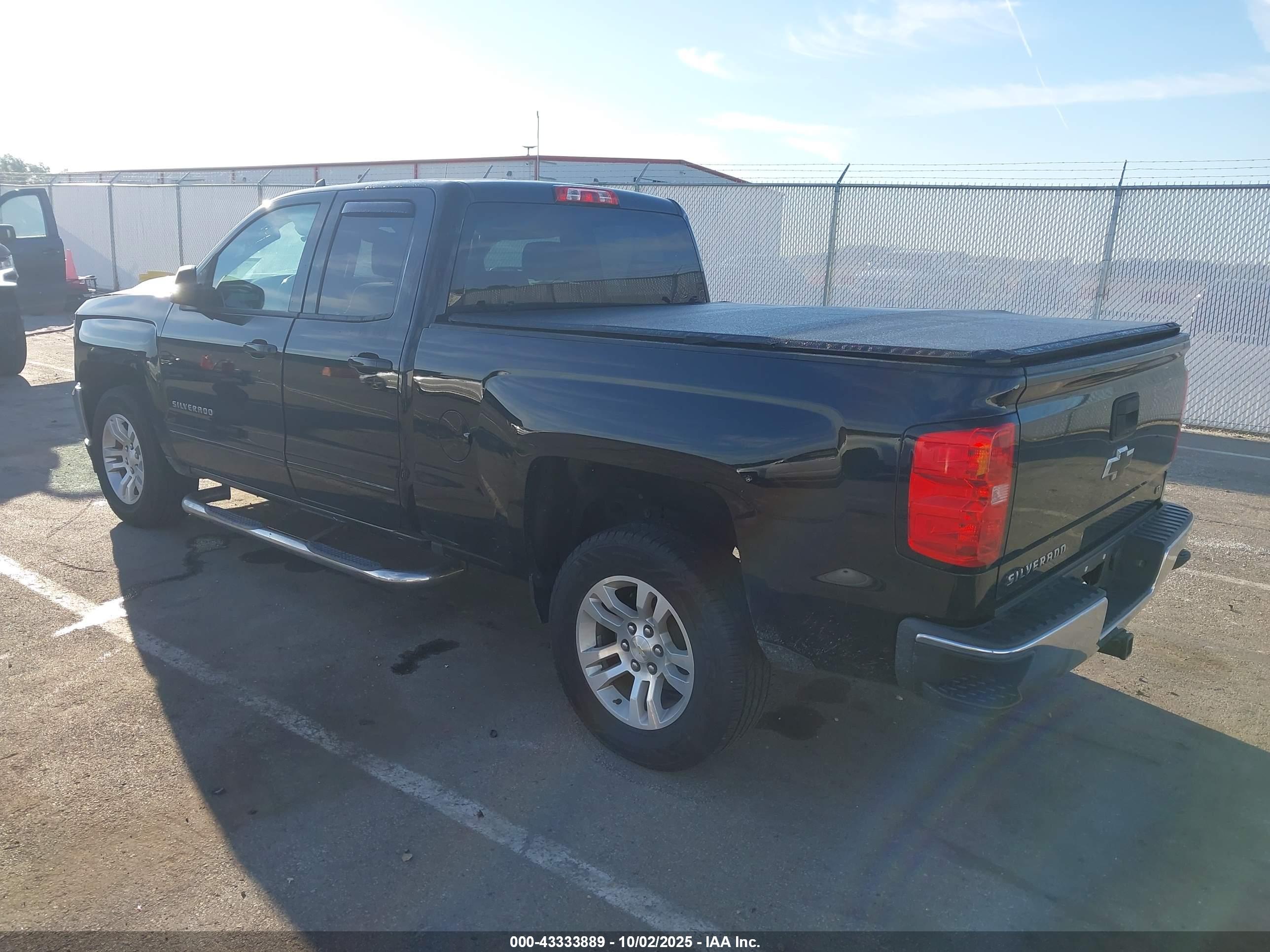 CHEVROLET SILVERADO image 3