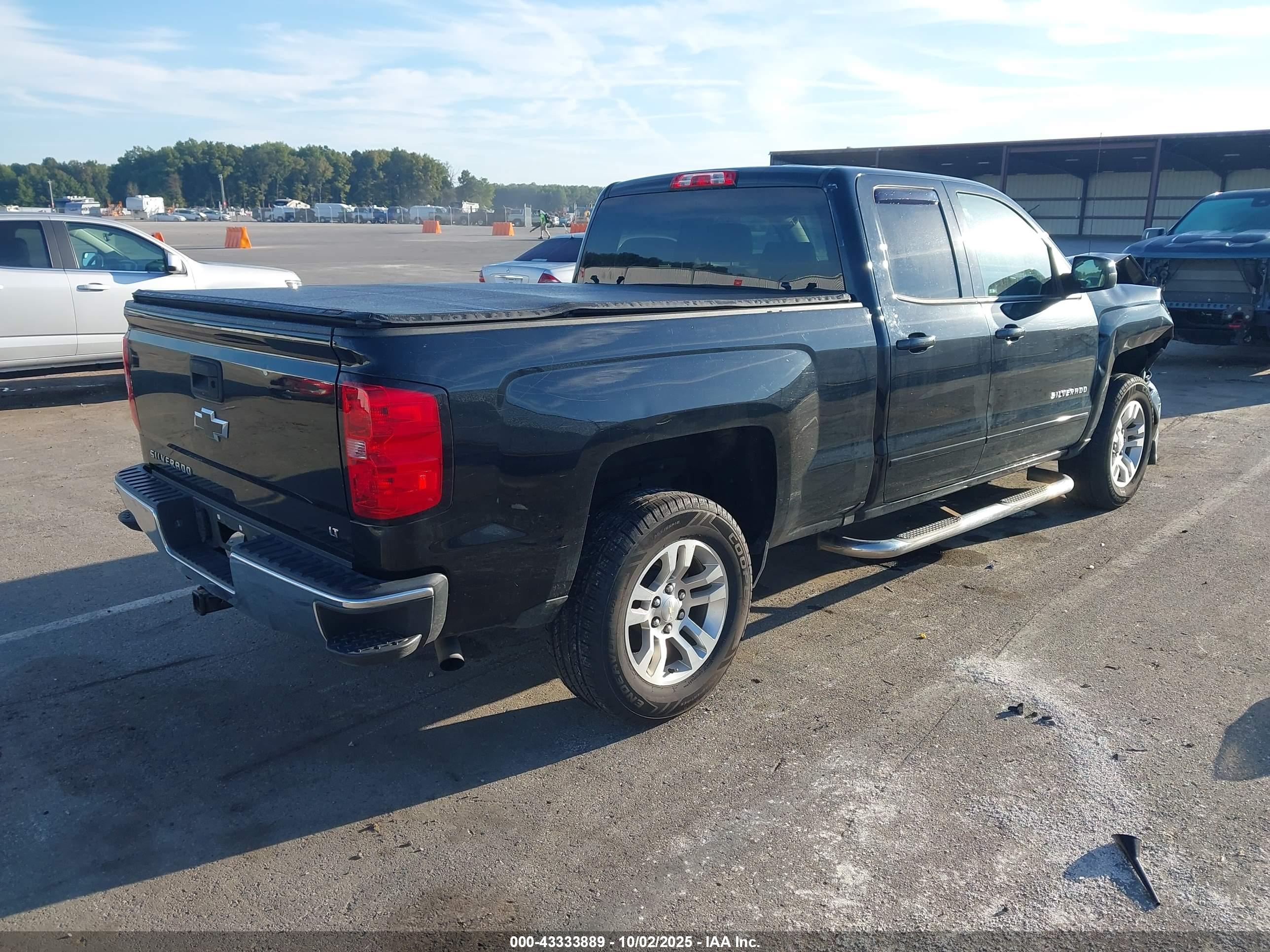 CHEVROLET SILVERADO image 4