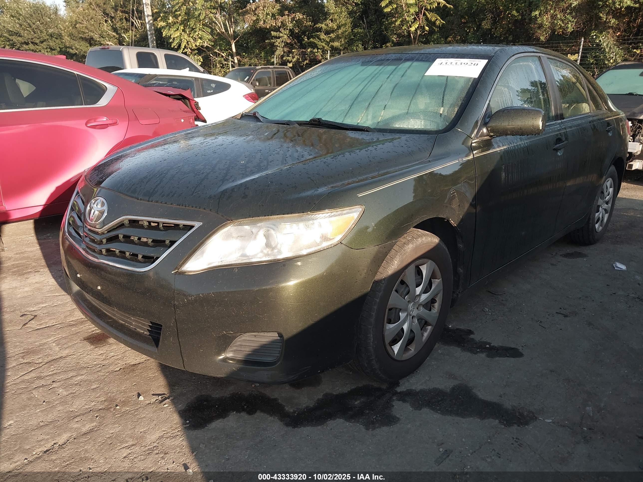 TOYOTA CAMRY image 2