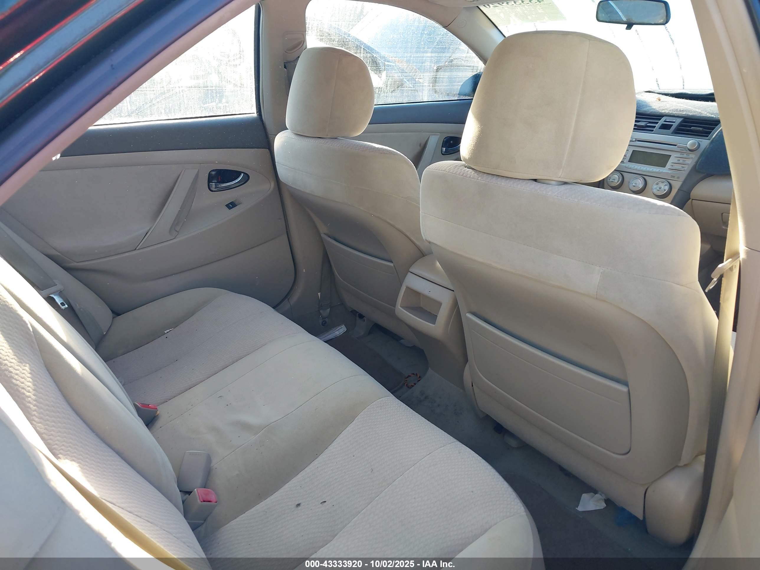 TOYOTA CAMRY image 8
