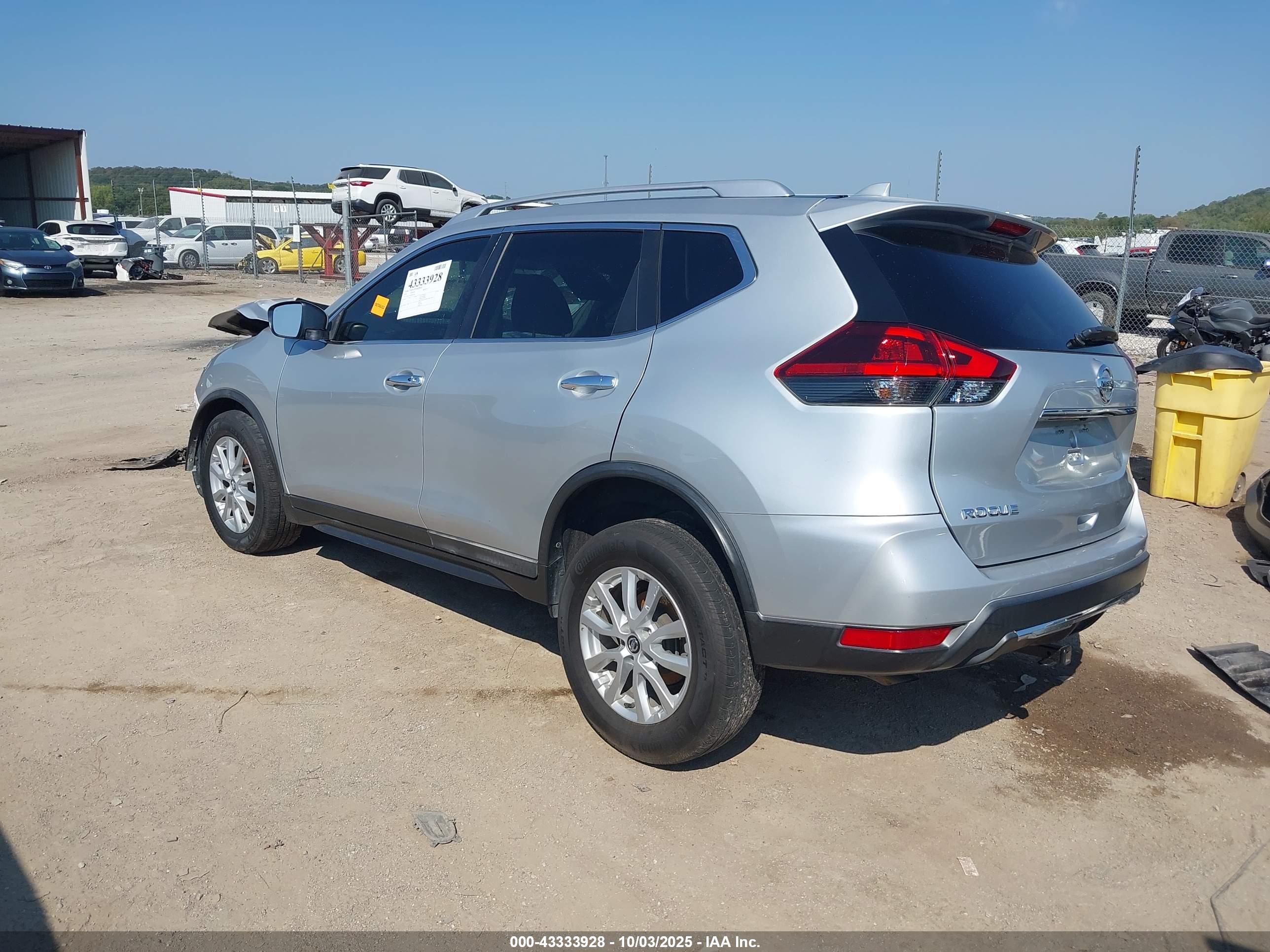 NISSAN ROGUE image 3