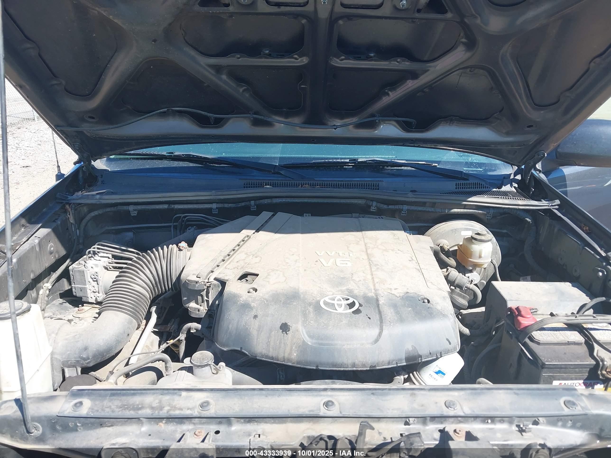 TOYOTA TACOMA image 10