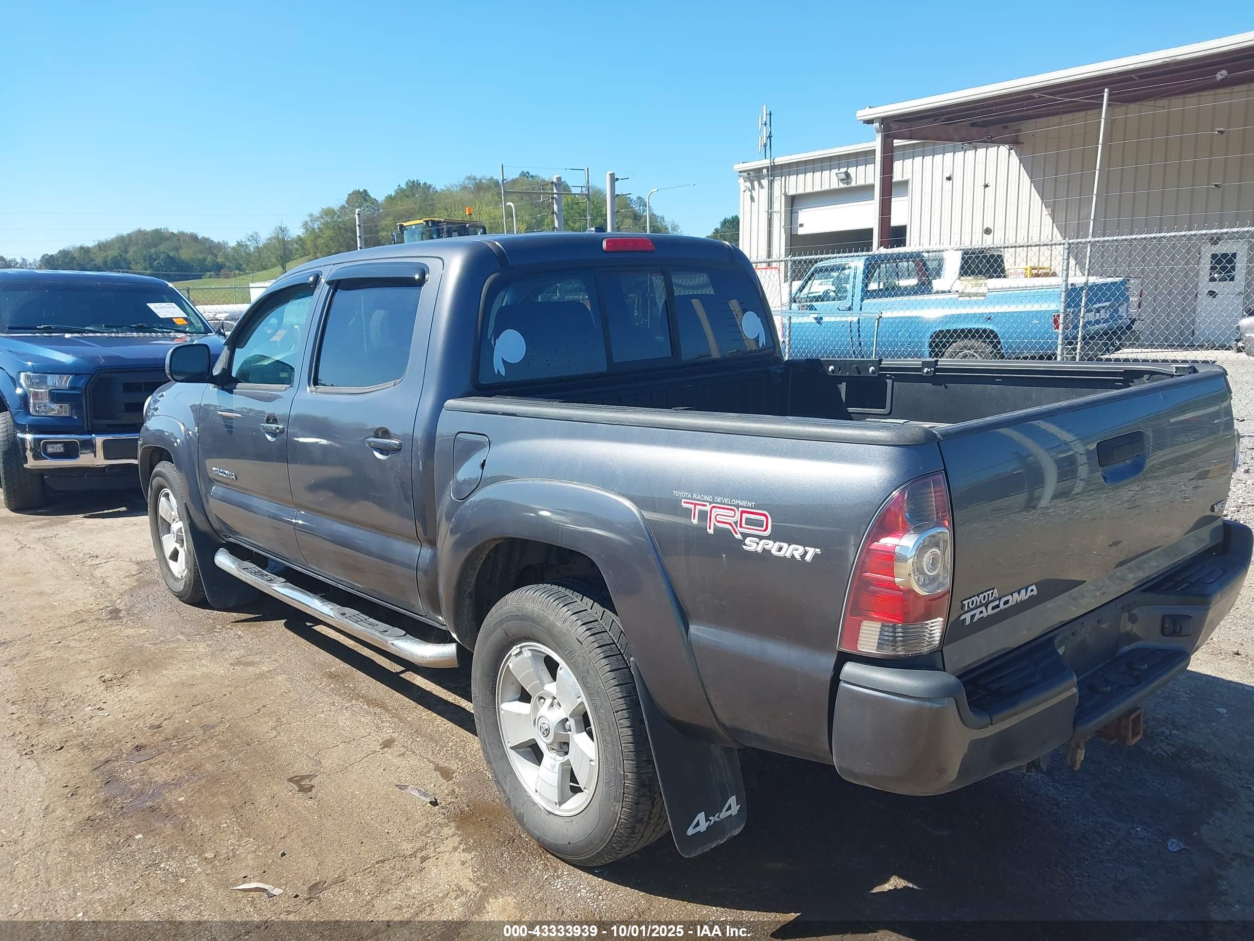 TOYOTA TACOMA image 3