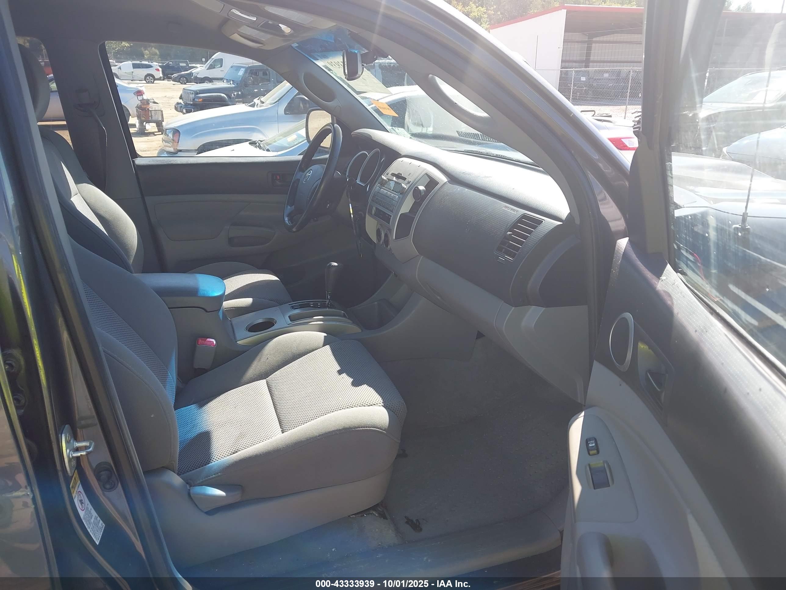 TOYOTA TACOMA image 5