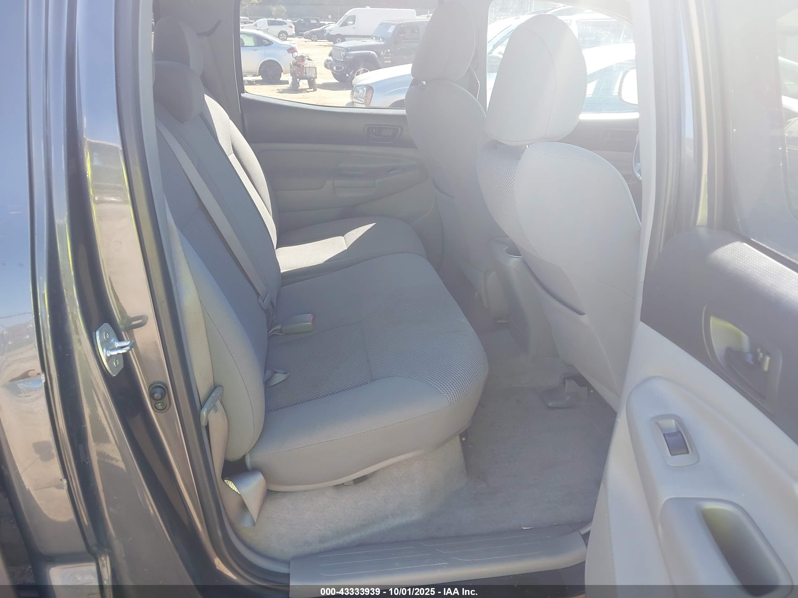 TOYOTA TACOMA image 8