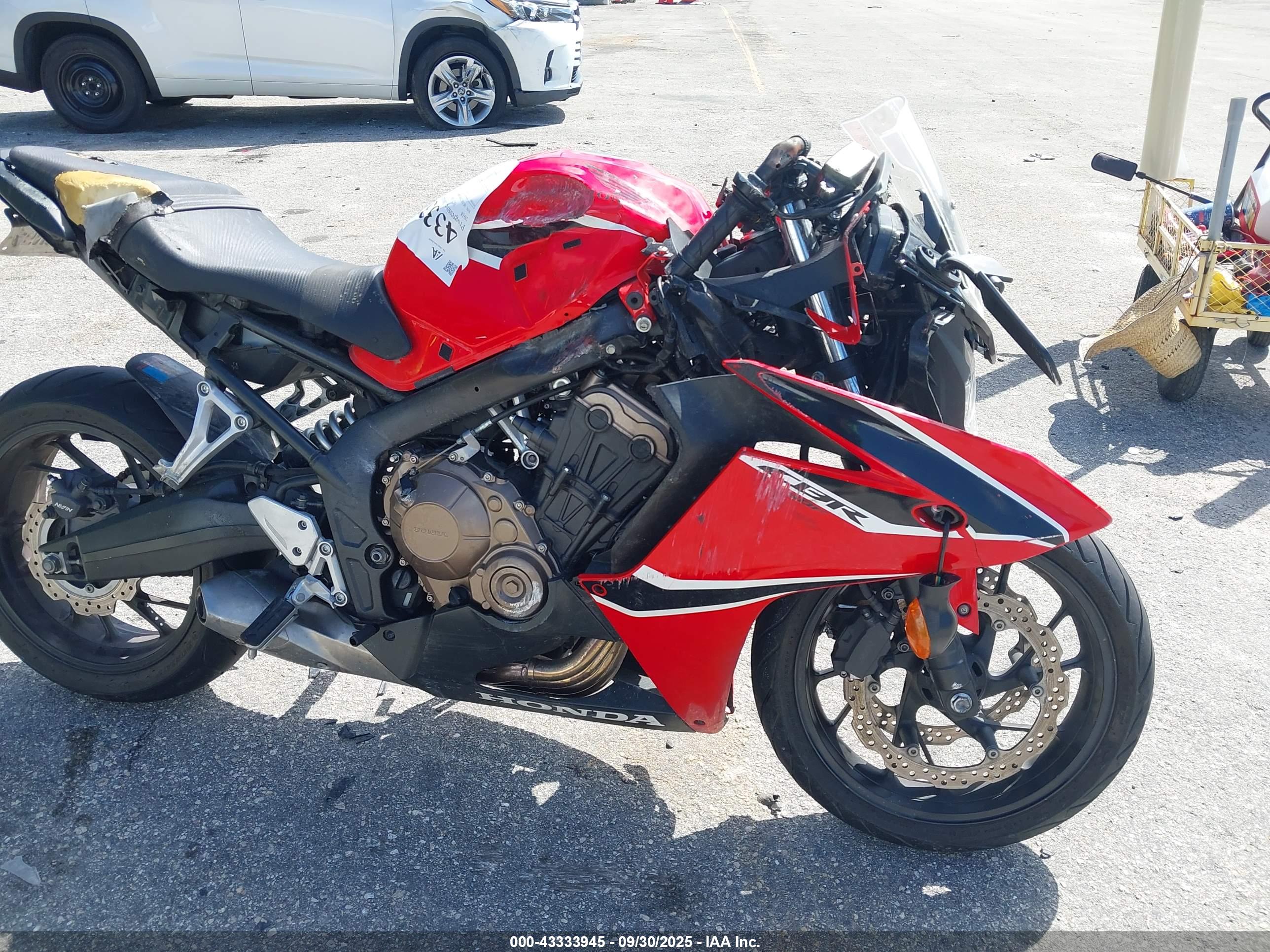 HONDA CBR650 image 8