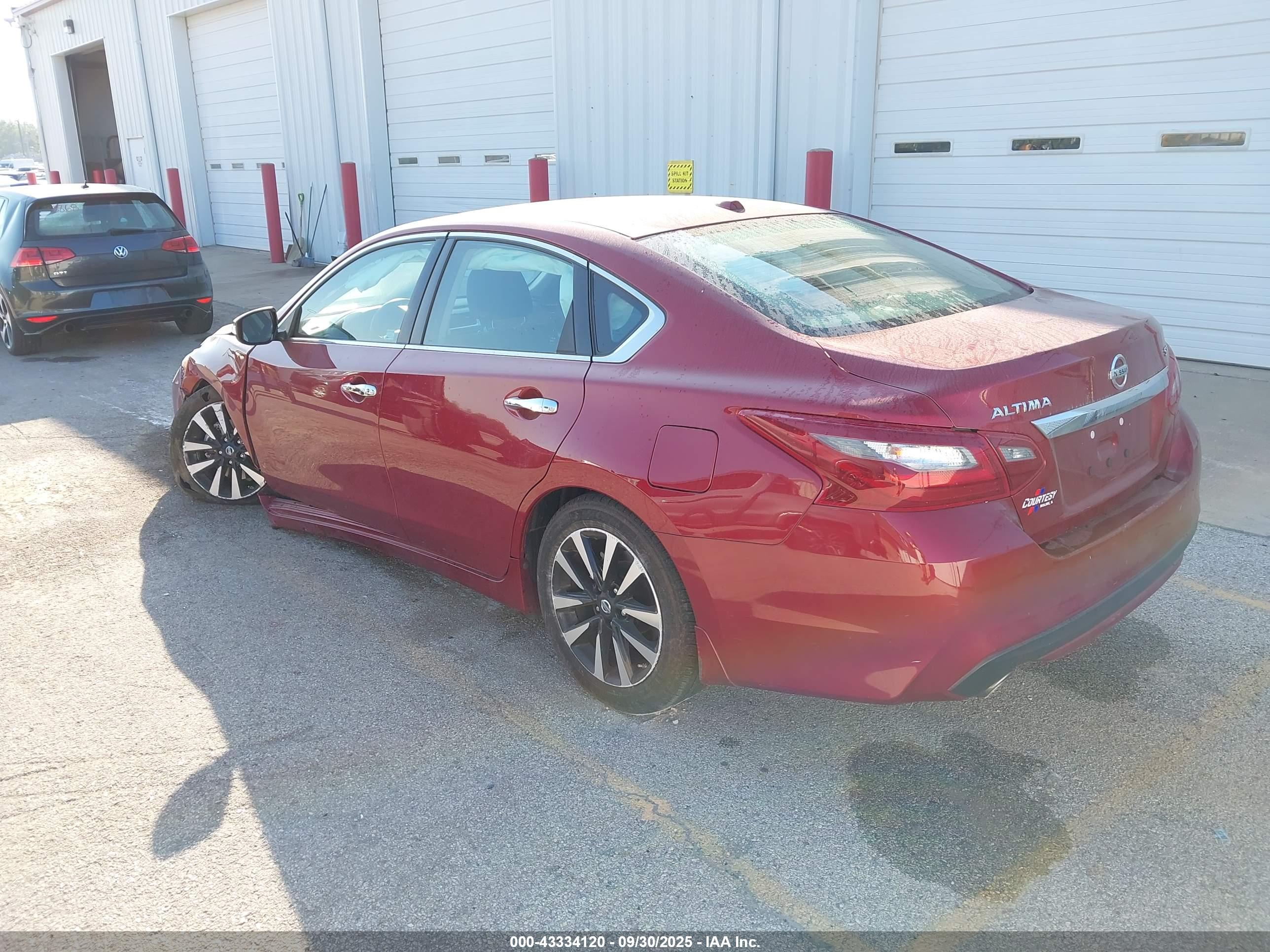 NISSAN ALTIMA image 3