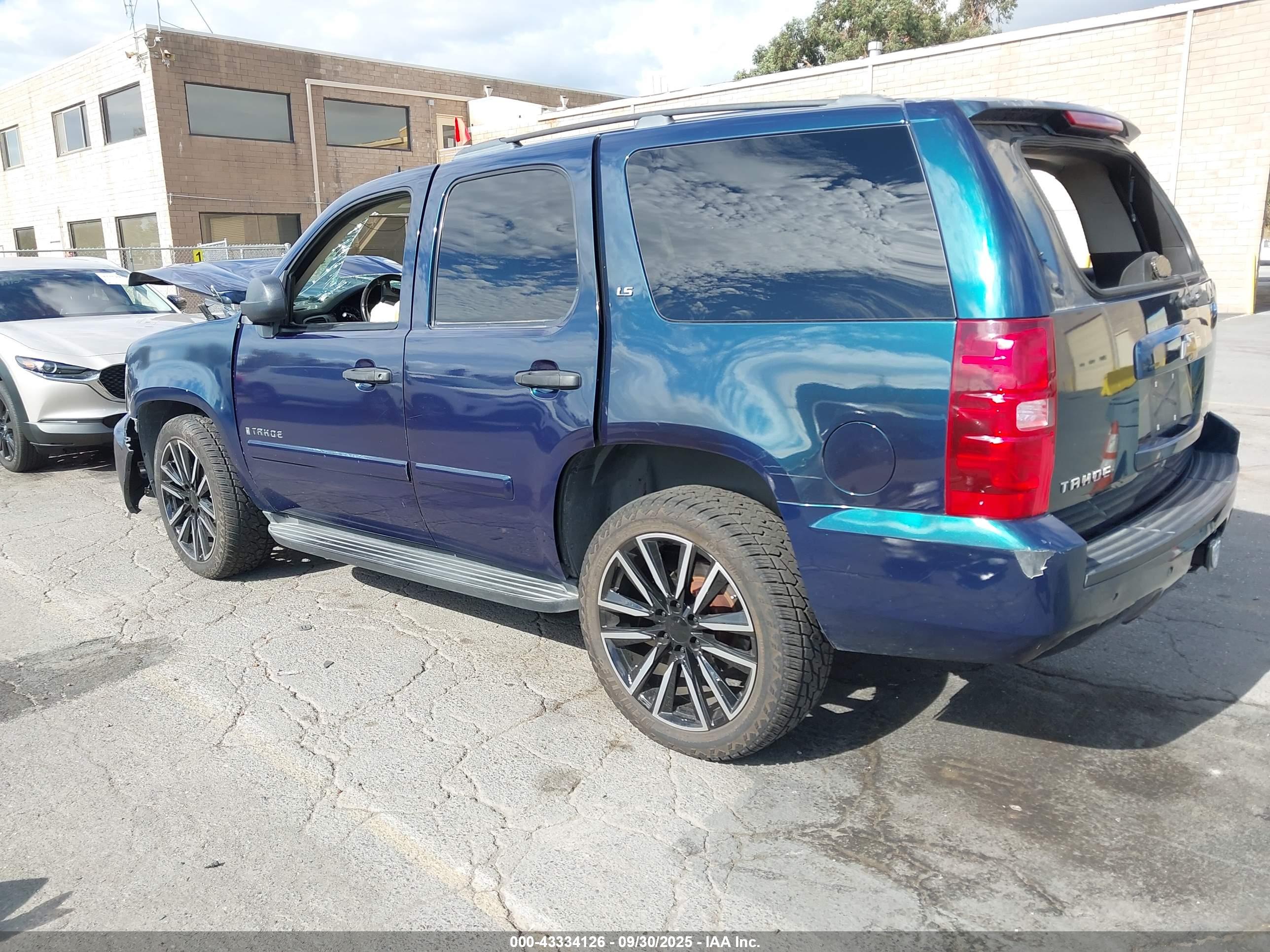 CHEVROLET TAHOE image 3