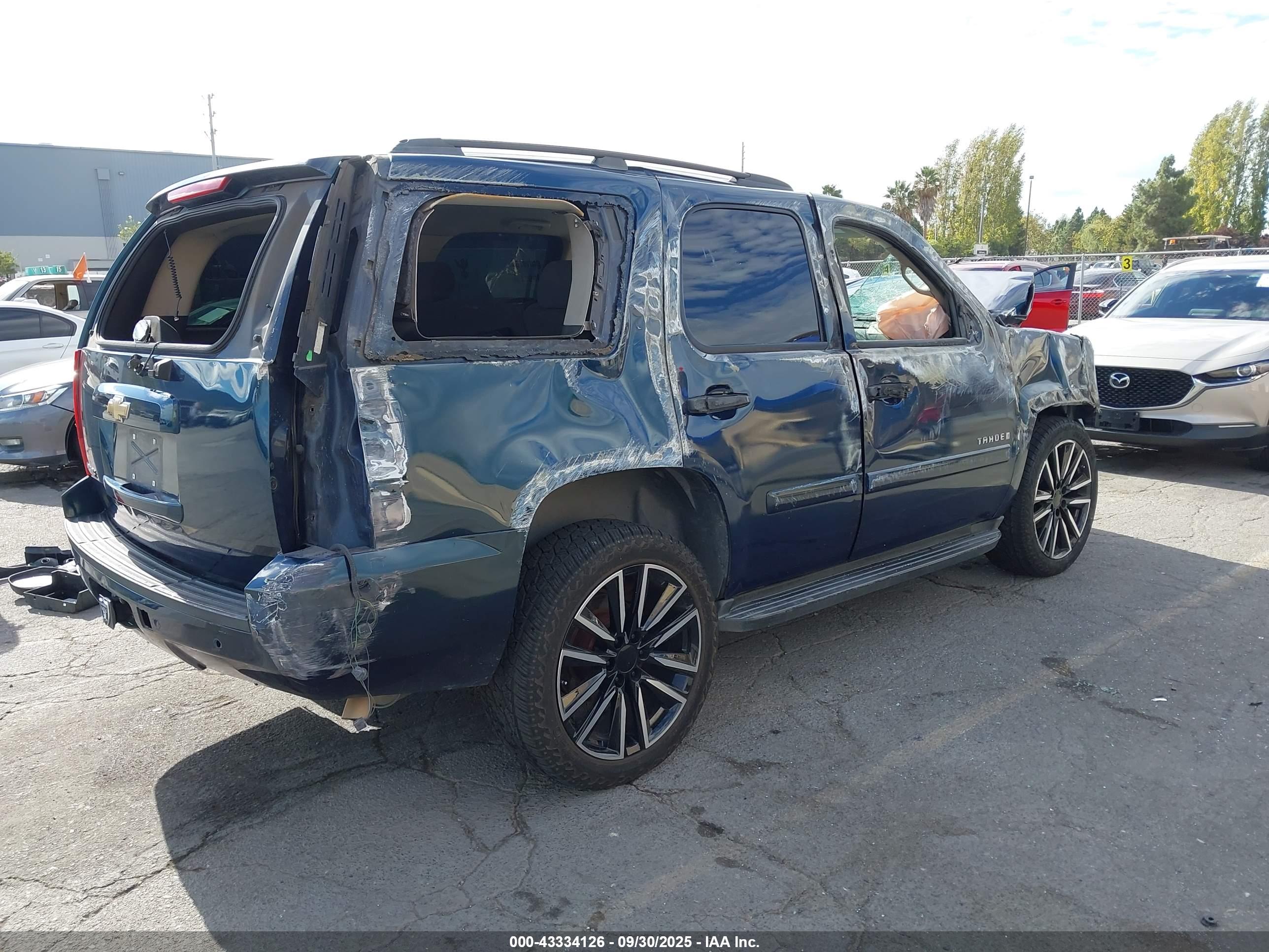 CHEVROLET TAHOE image 4