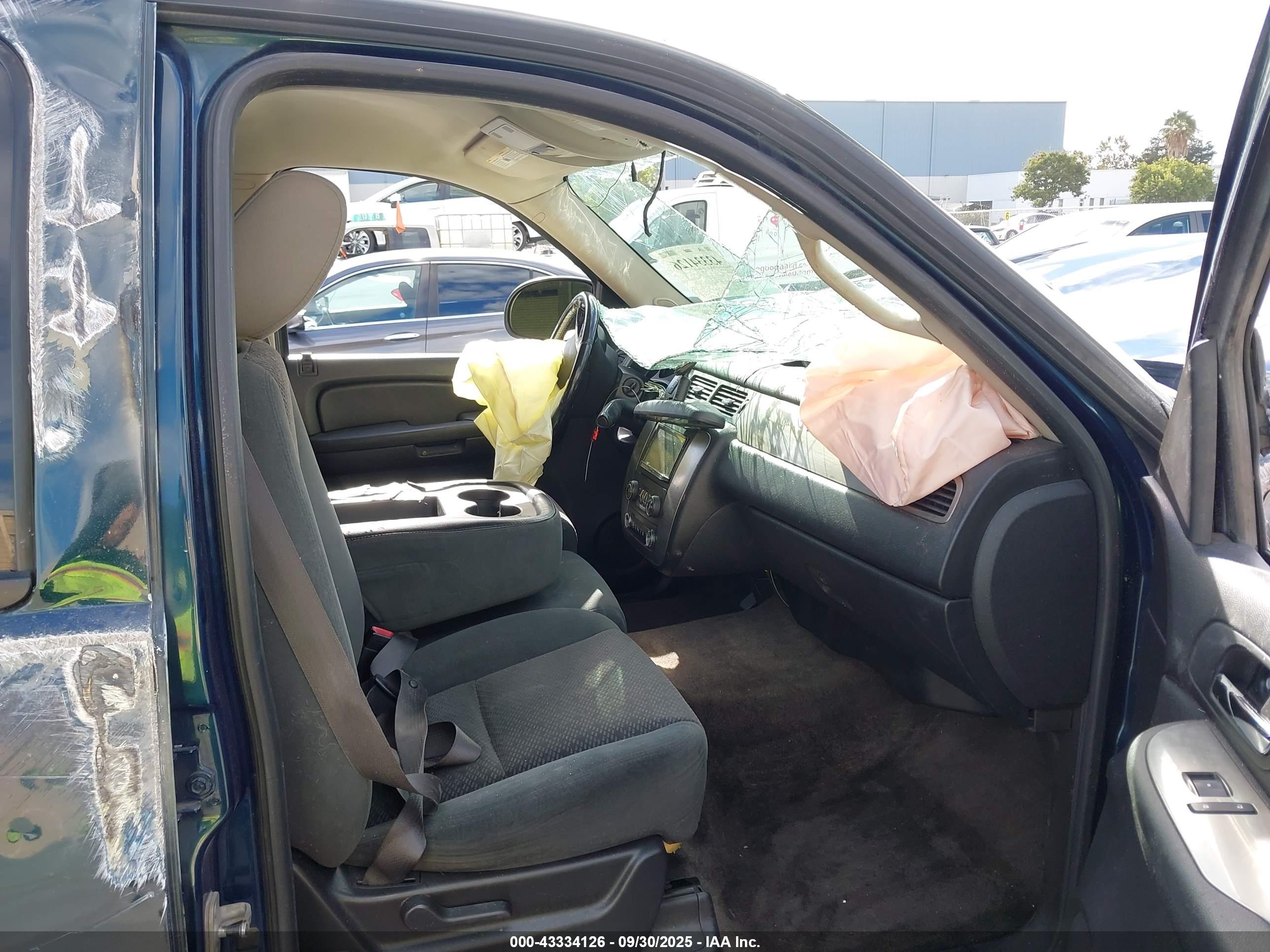CHEVROLET TAHOE image 5