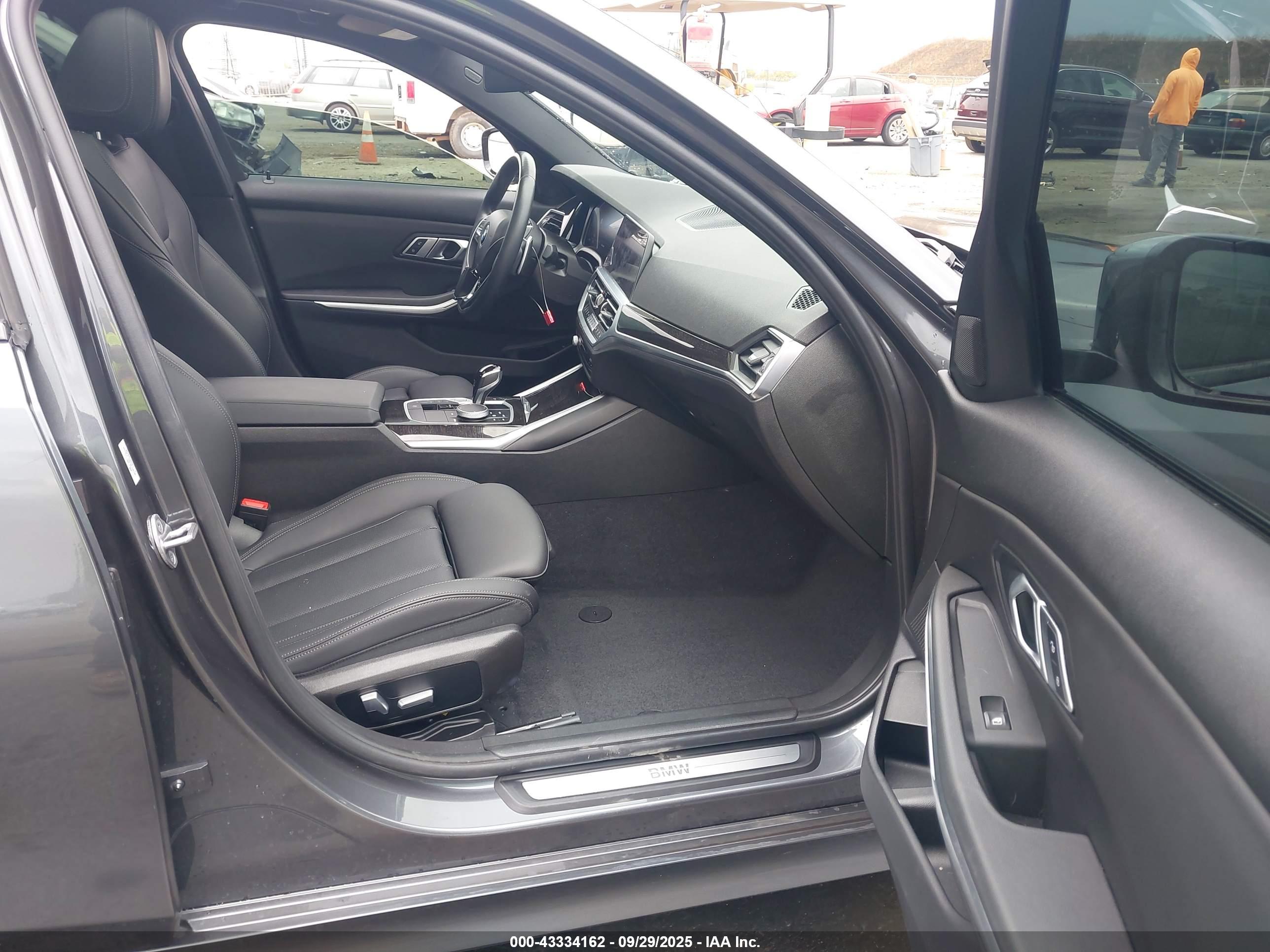 BMW 330I image 5