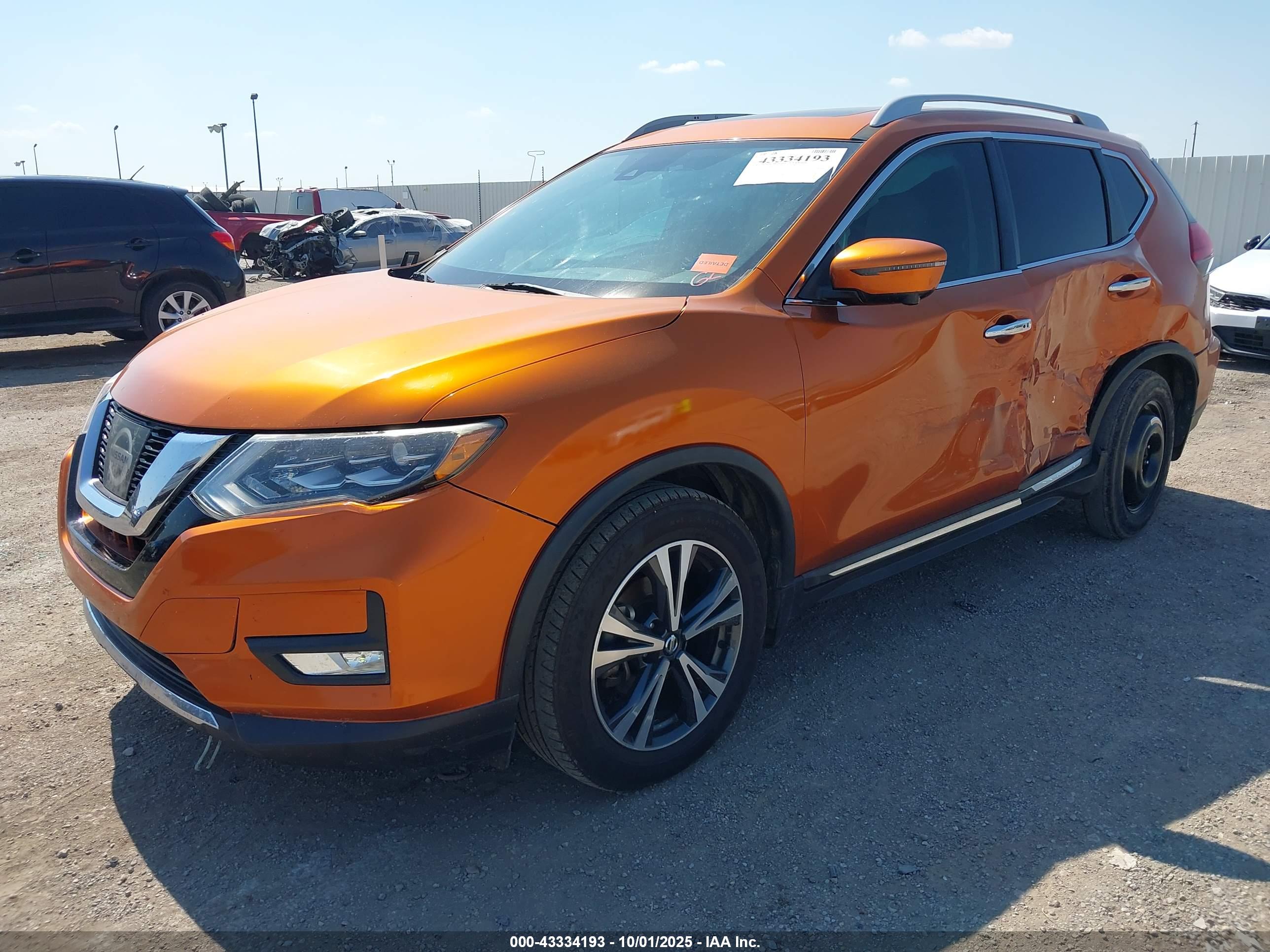 NISSAN ROGUE image 2