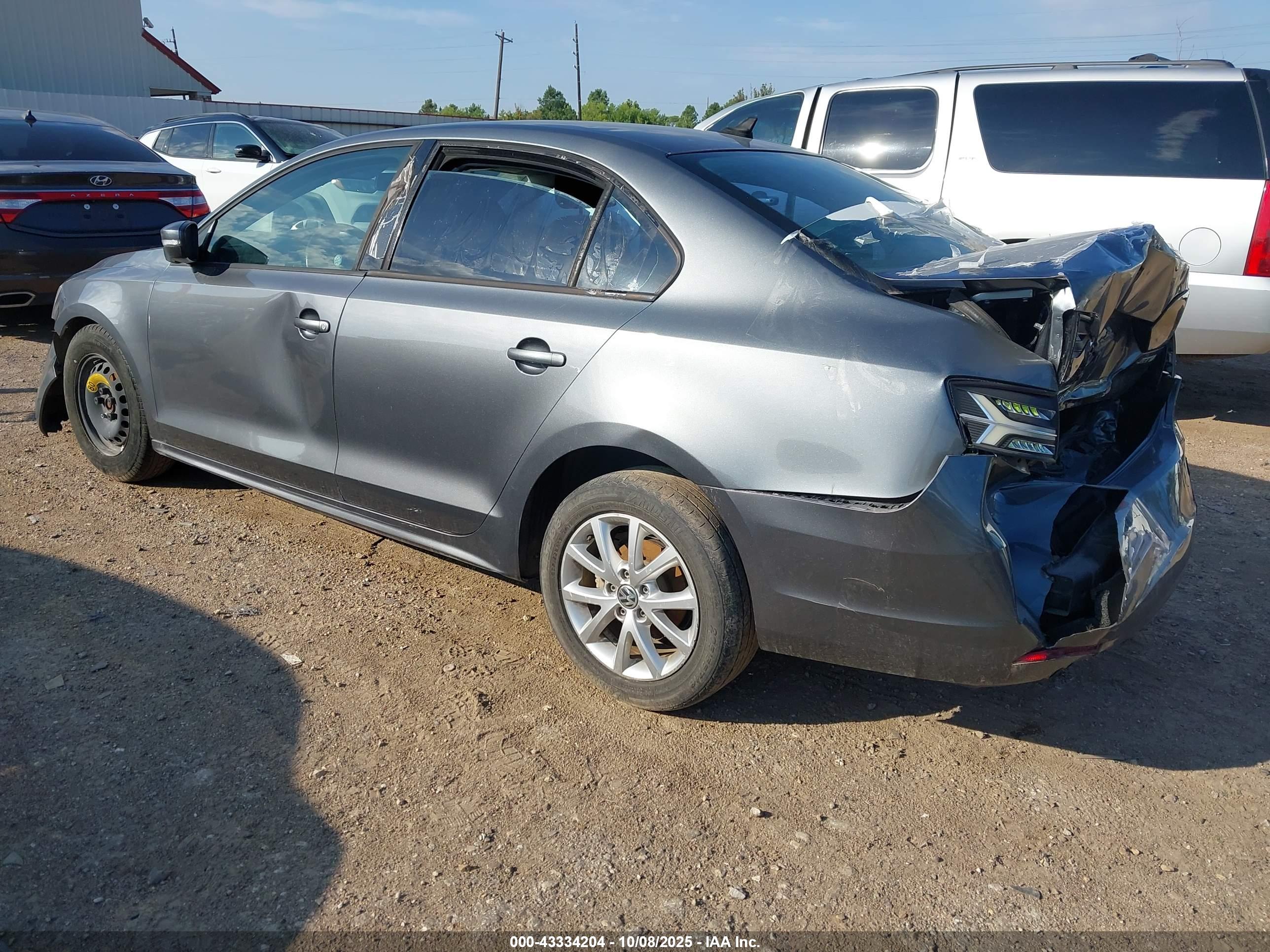 VOLKSWAGEN JETTA image 3