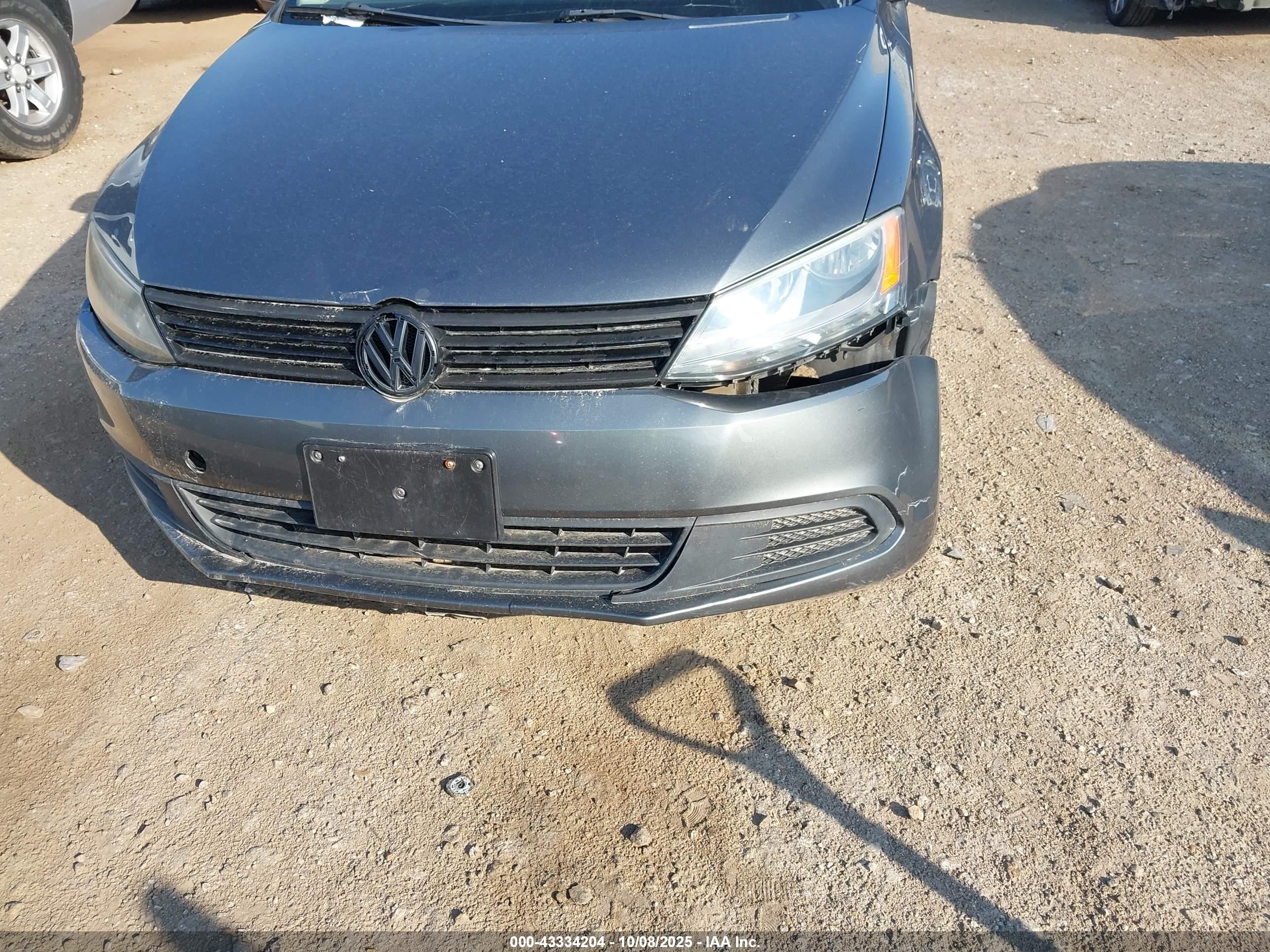 VOLKSWAGEN JETTA image 6