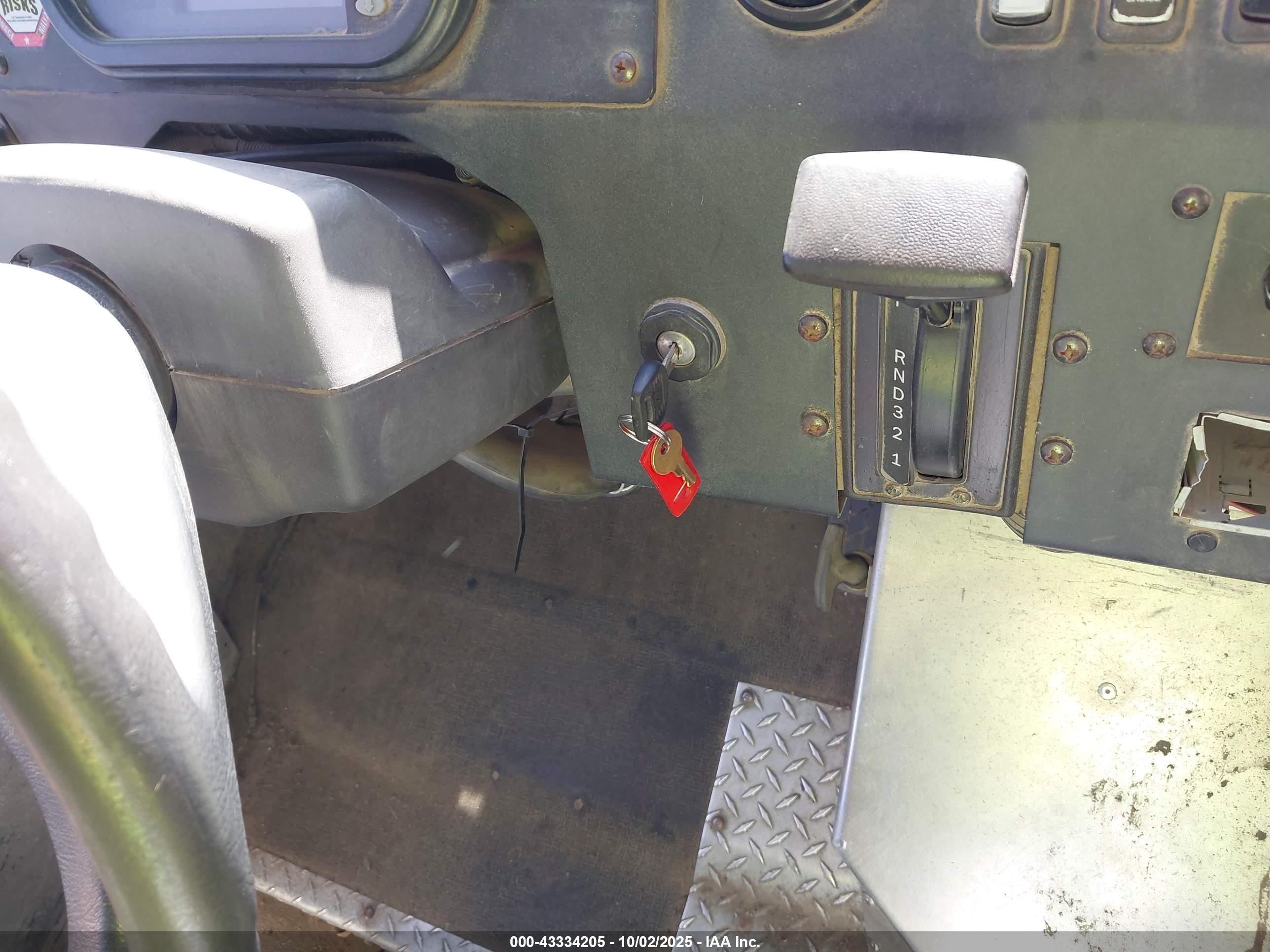 FREIGHTLINER CHASSIS image 11
