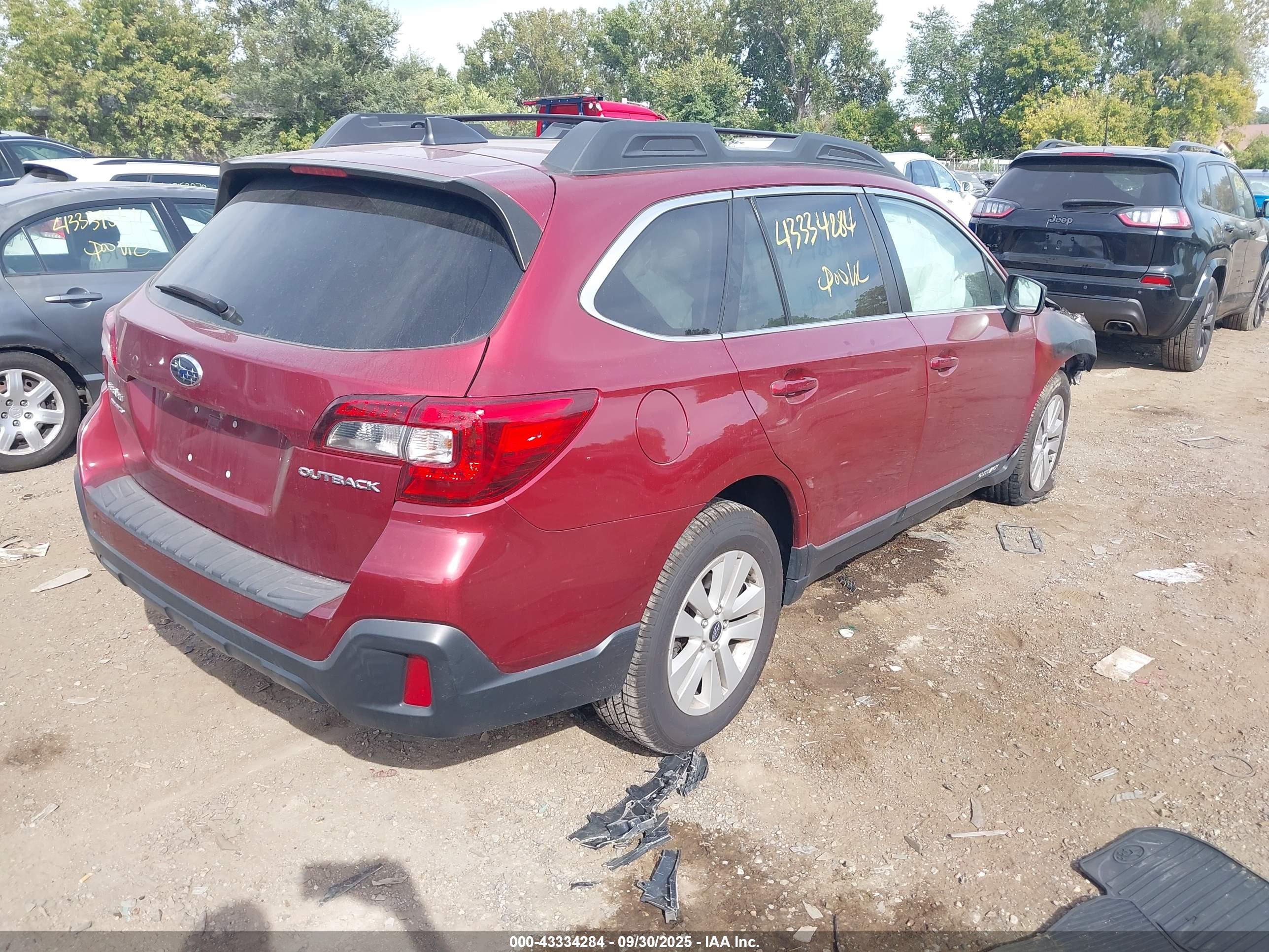 SUBARU OUTBACK image 4