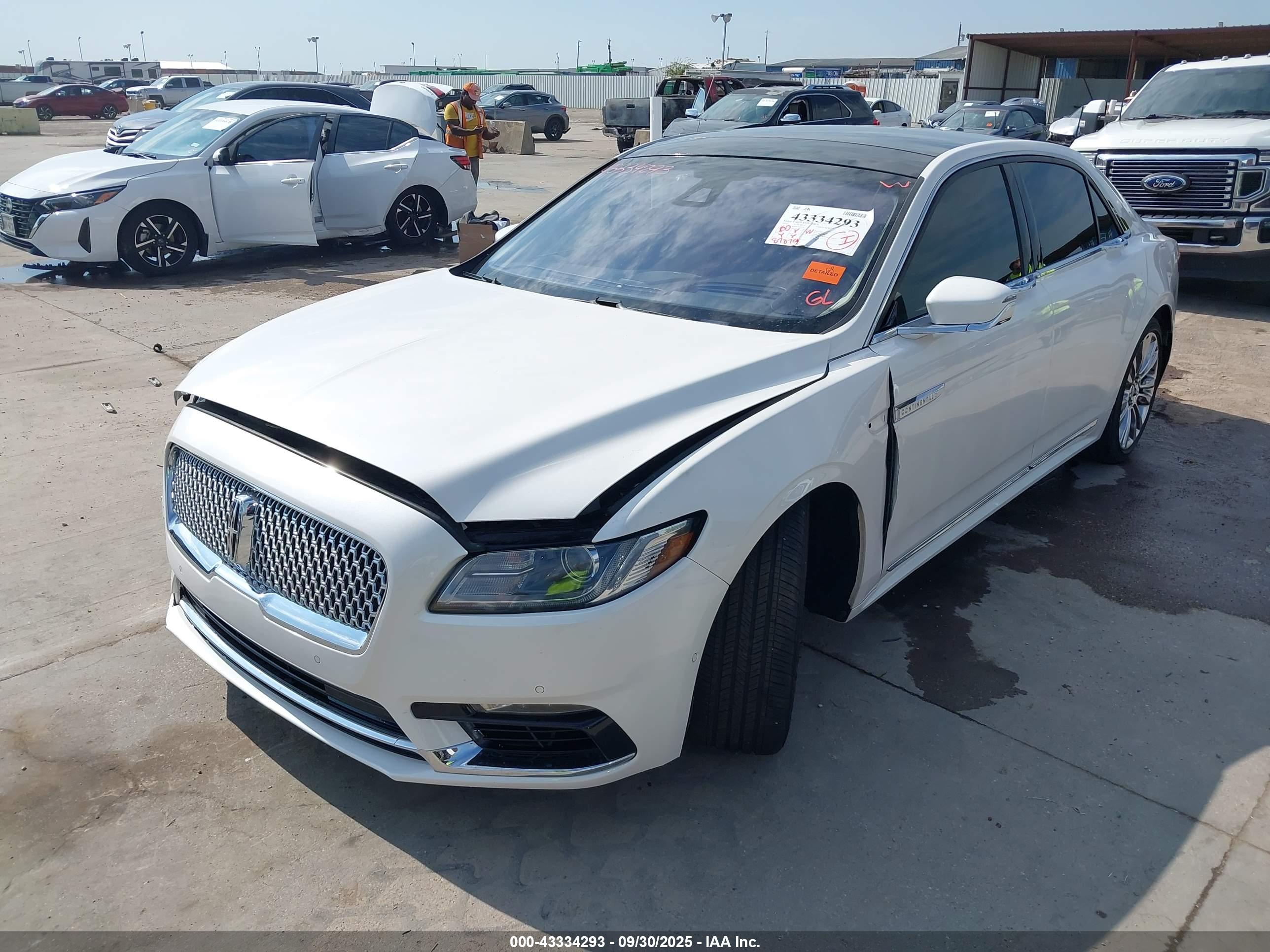 LINCOLN CONTINENTAL image 2