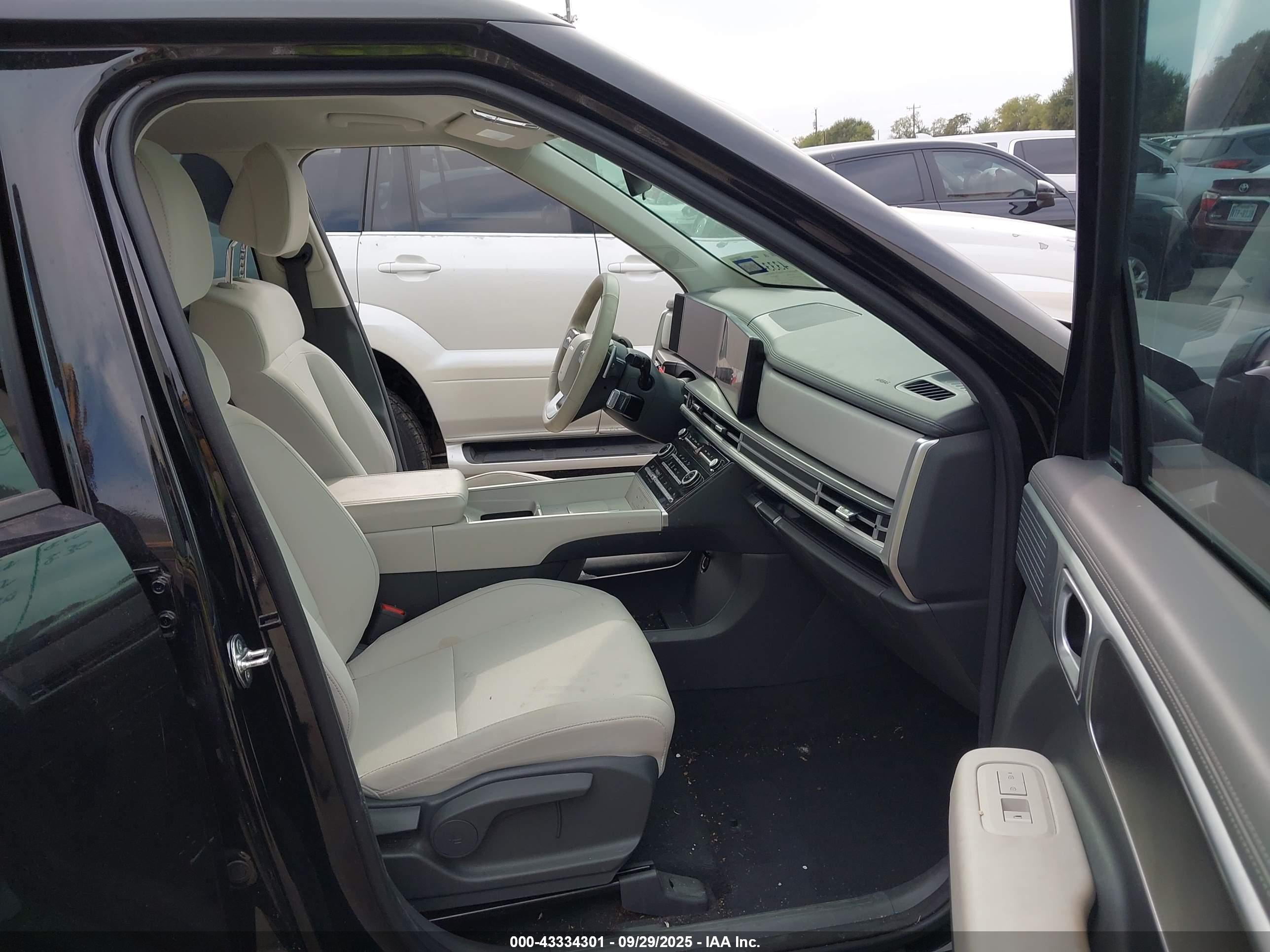 HYUNDAI SANTA image 5