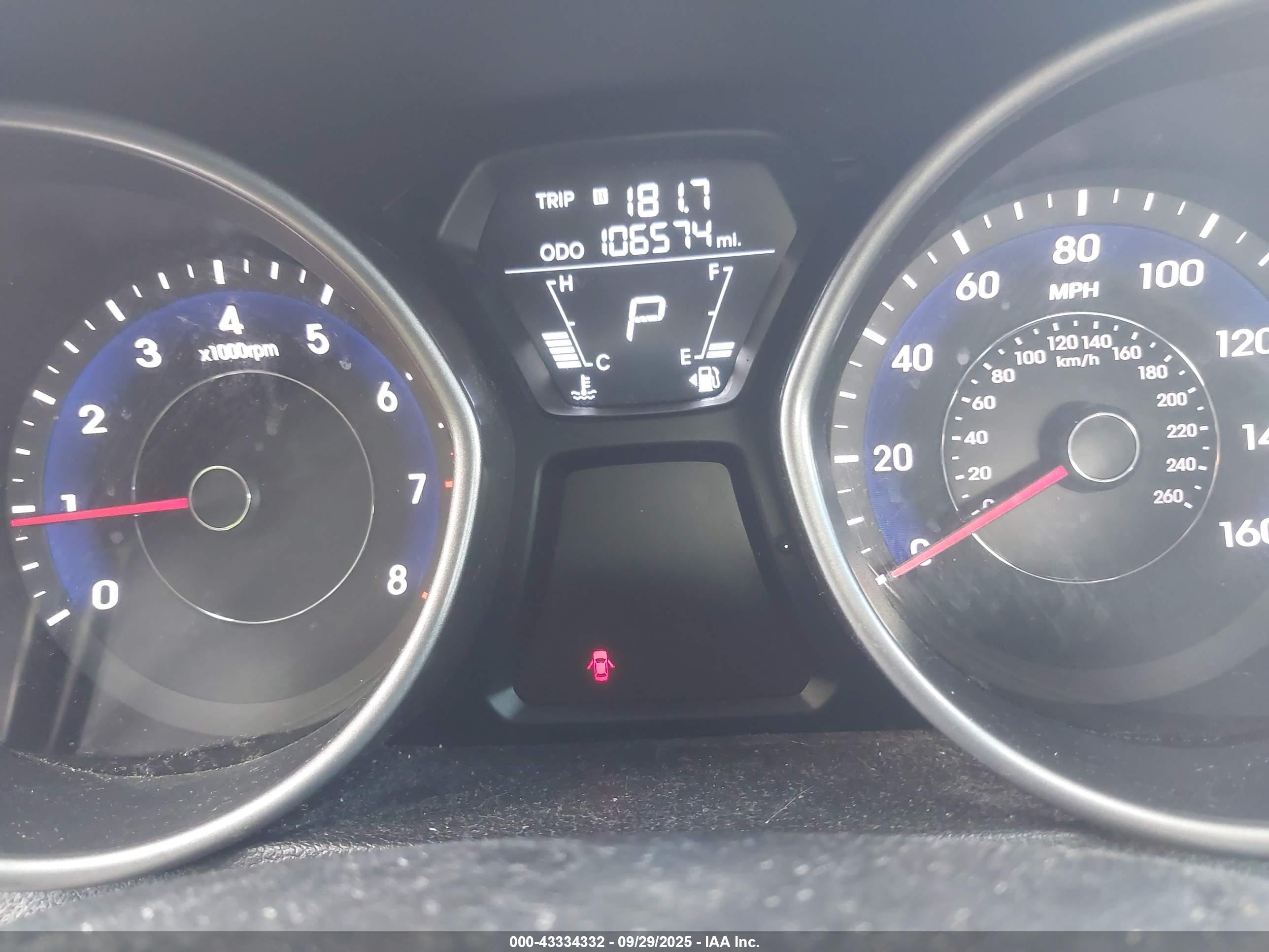 HYUNDAI ELANTRA image 7