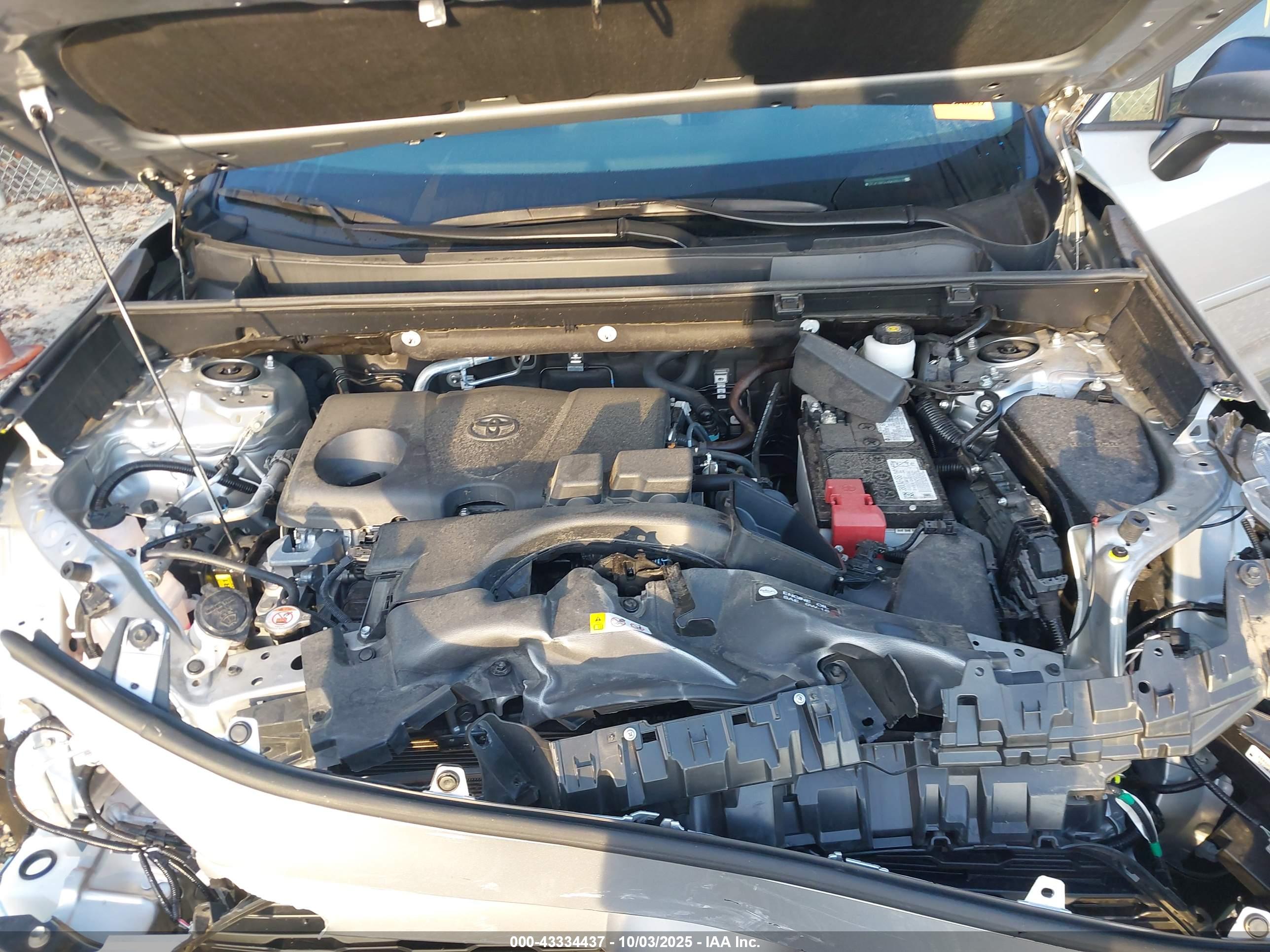 TOYOTA RAV4 image 10