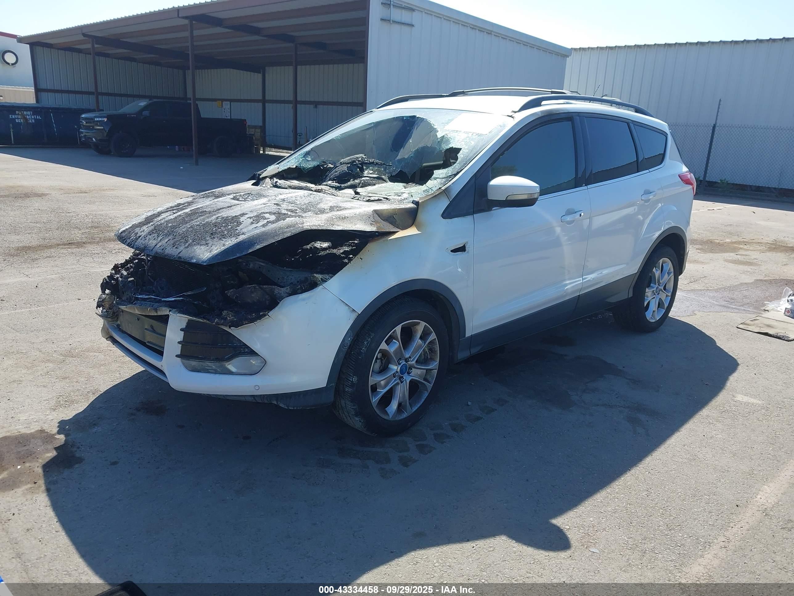 FORD ESCAPE image 2
