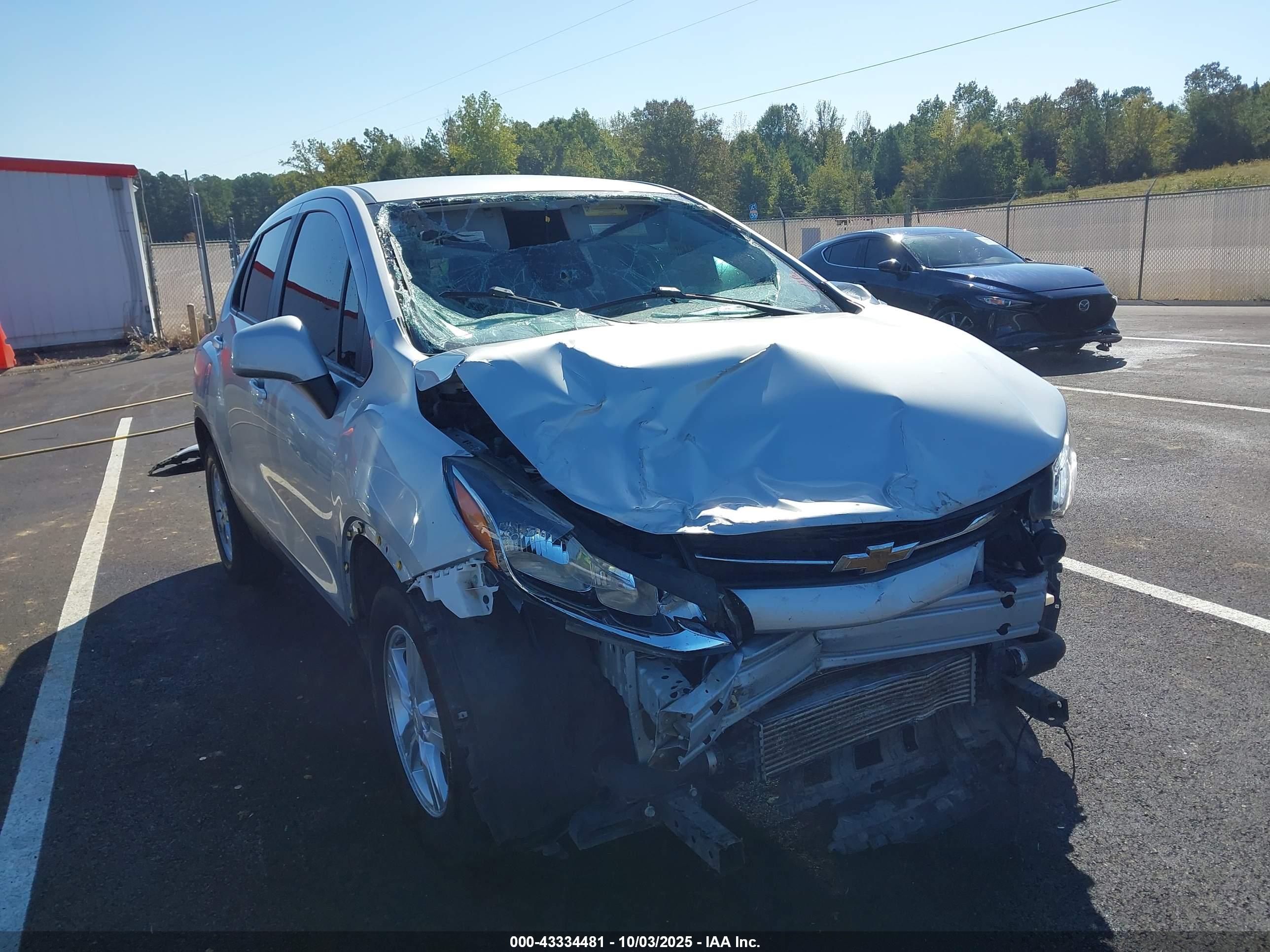 CHEVROLET TRAX image 6
