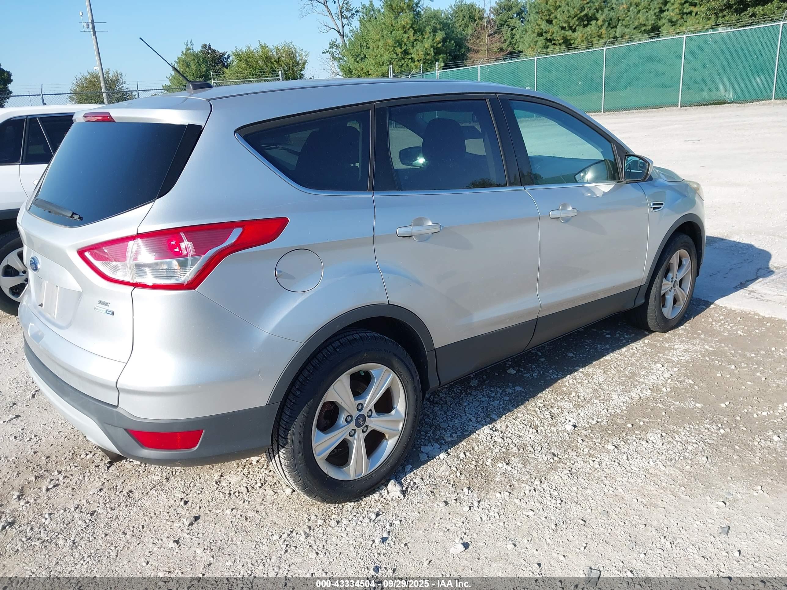 FORD ESCAPE image 4