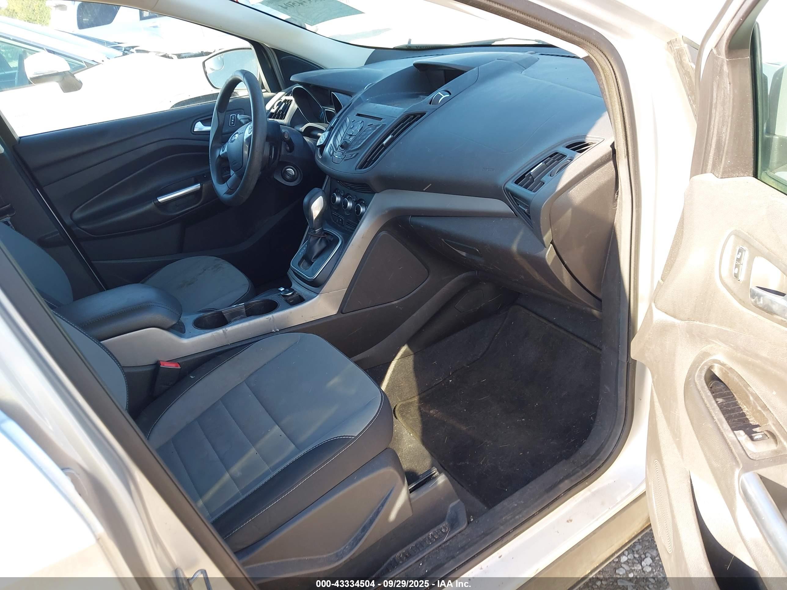 FORD ESCAPE image 5