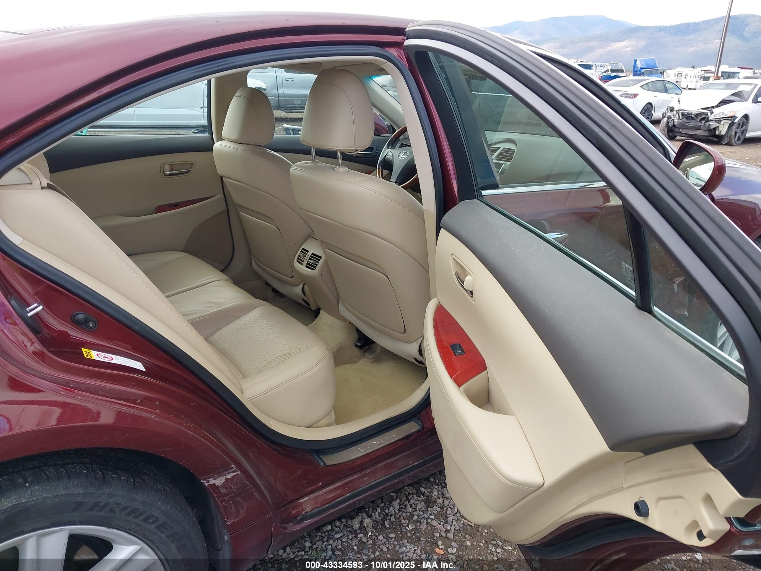 LEXUS ES image 8