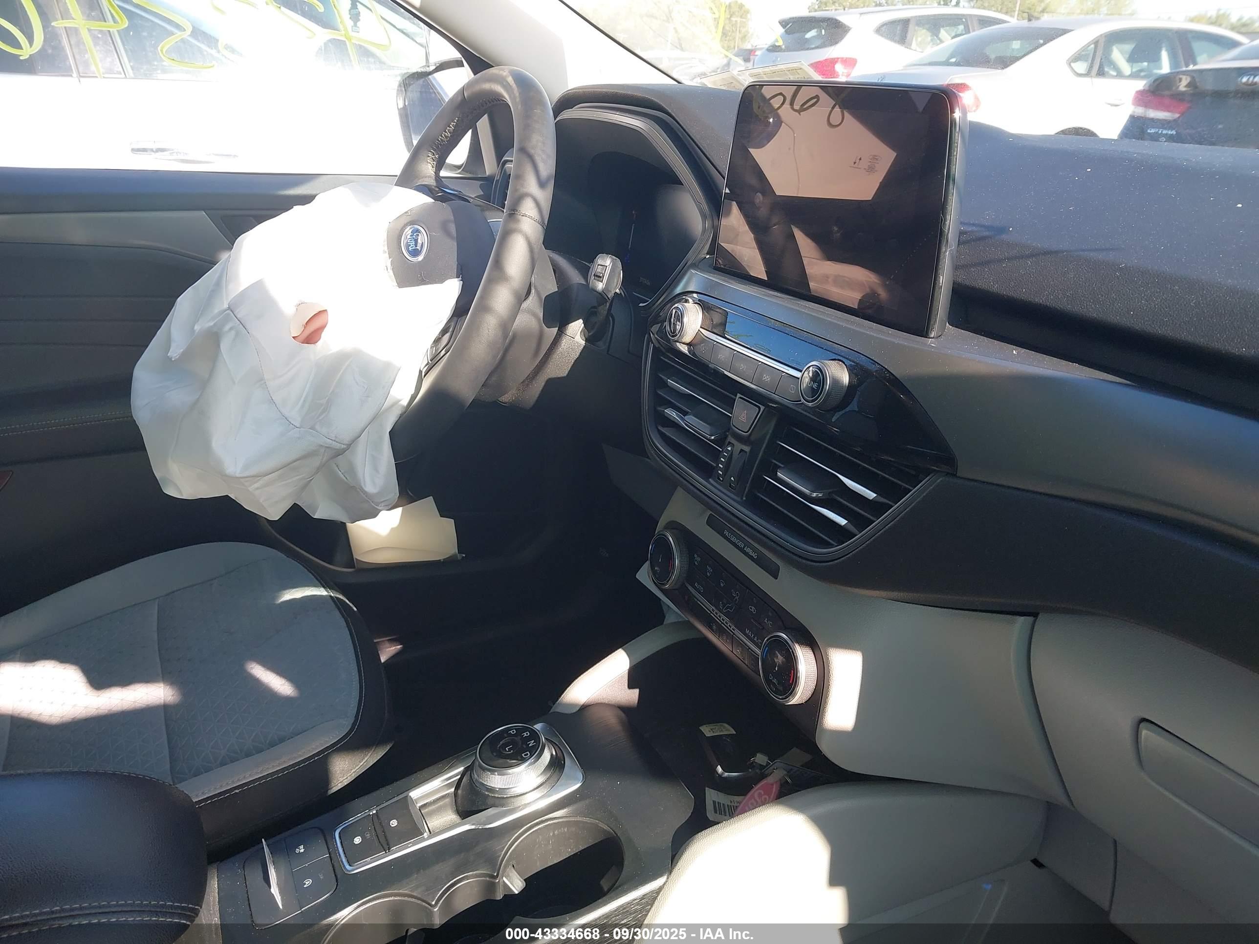 FORD ESCAPE image 5