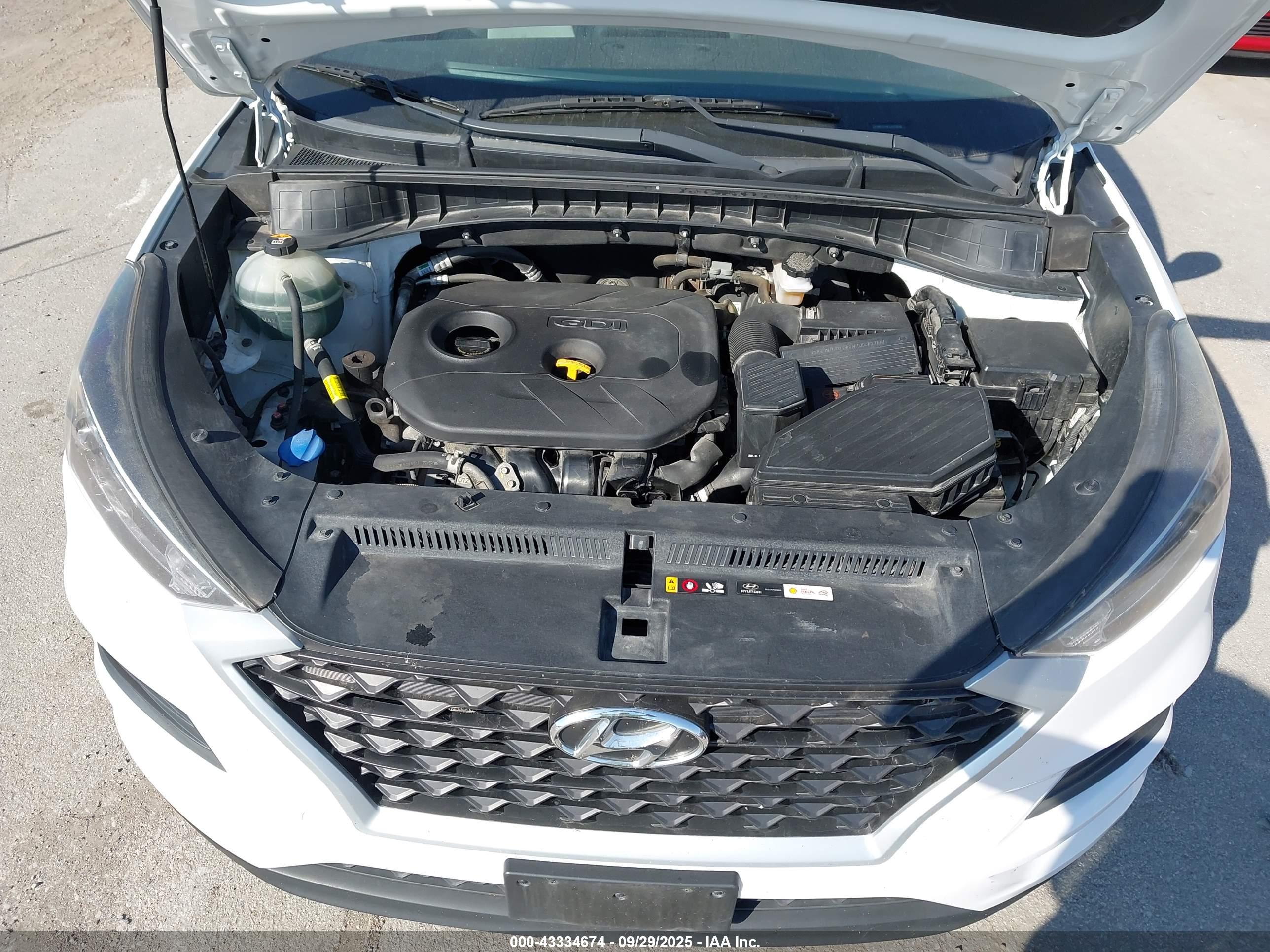 HYUNDAI TUCSON image 10