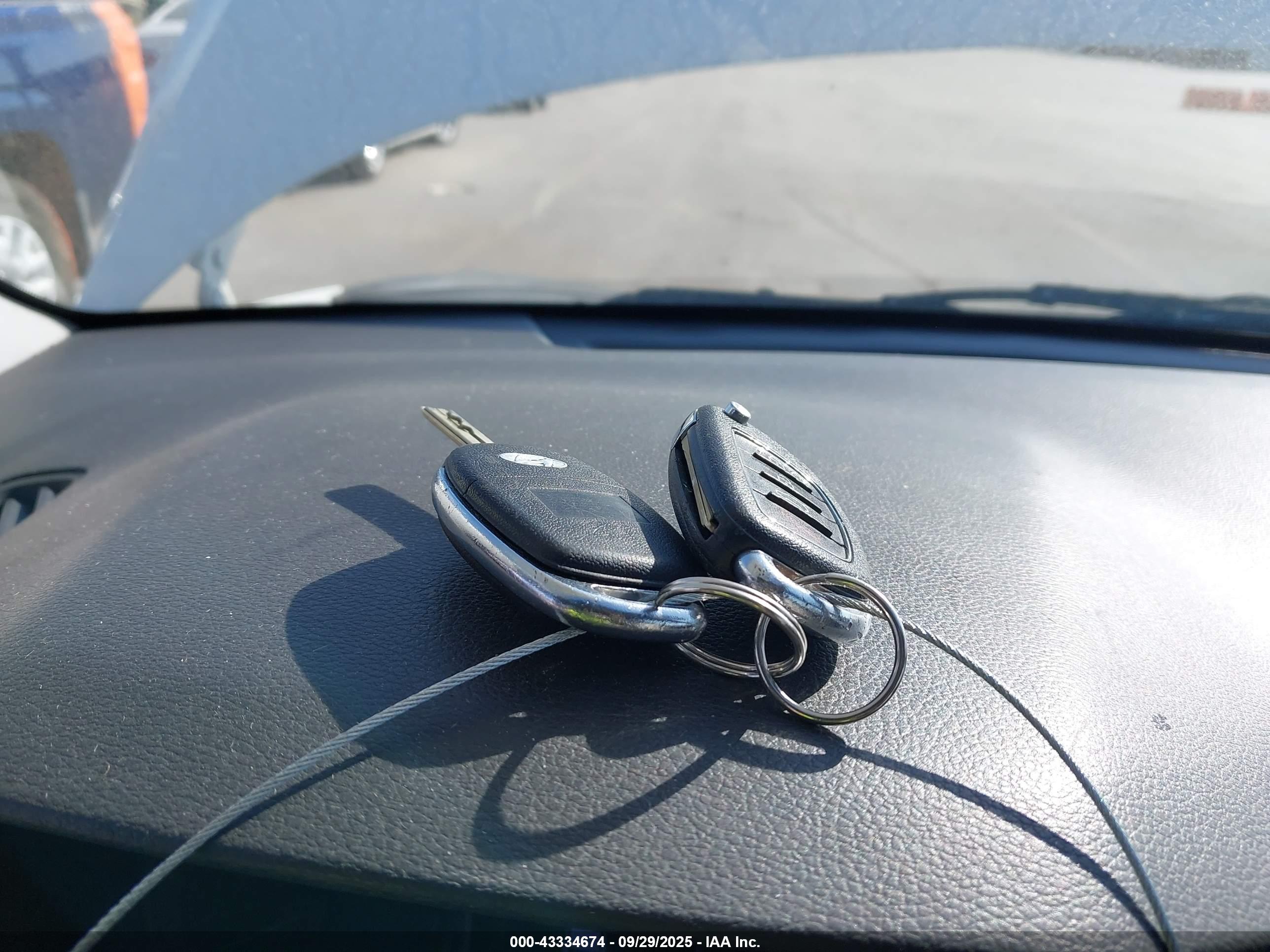 HYUNDAI TUCSON image 11