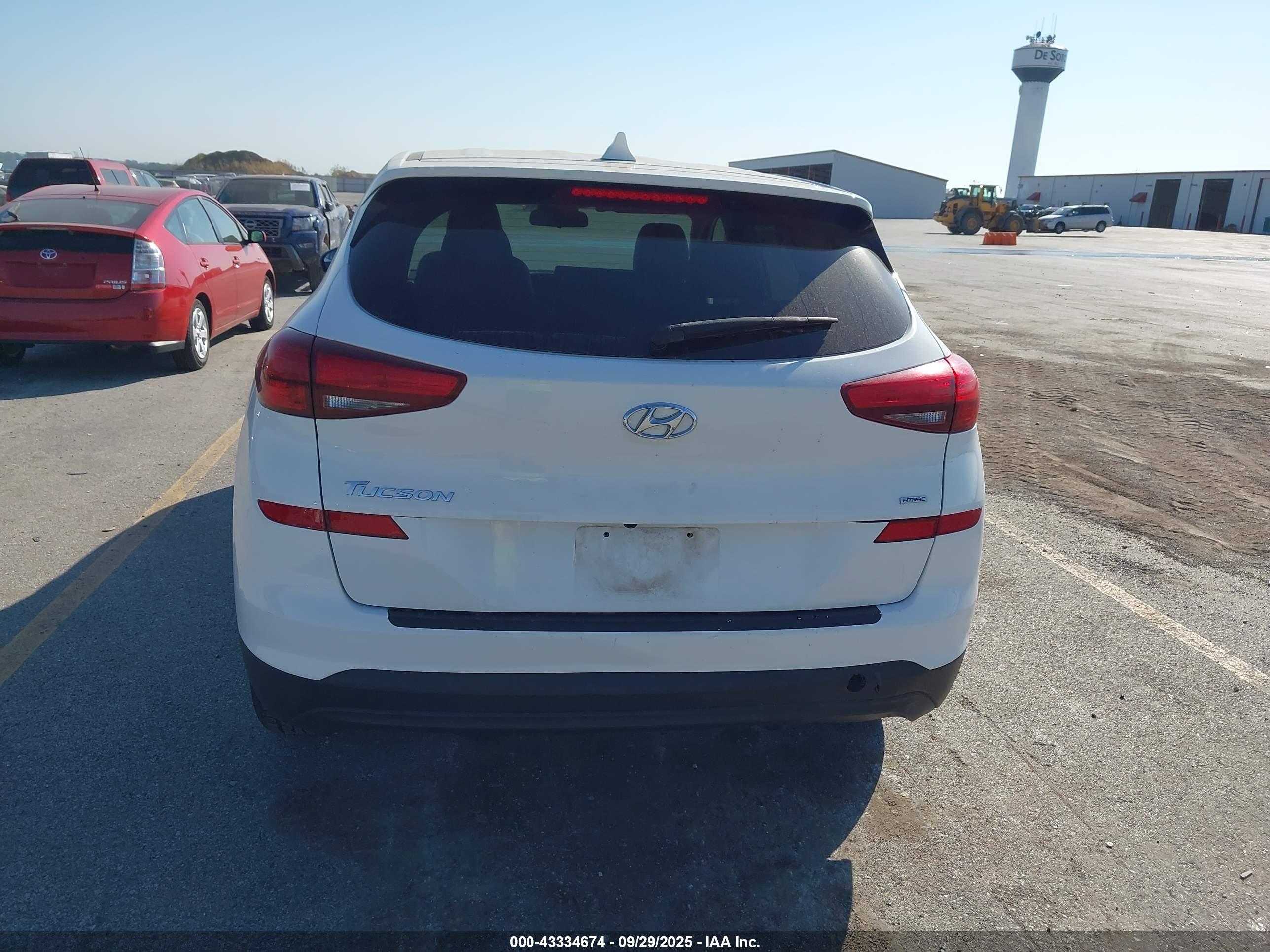 HYUNDAI TUCSON image 6
