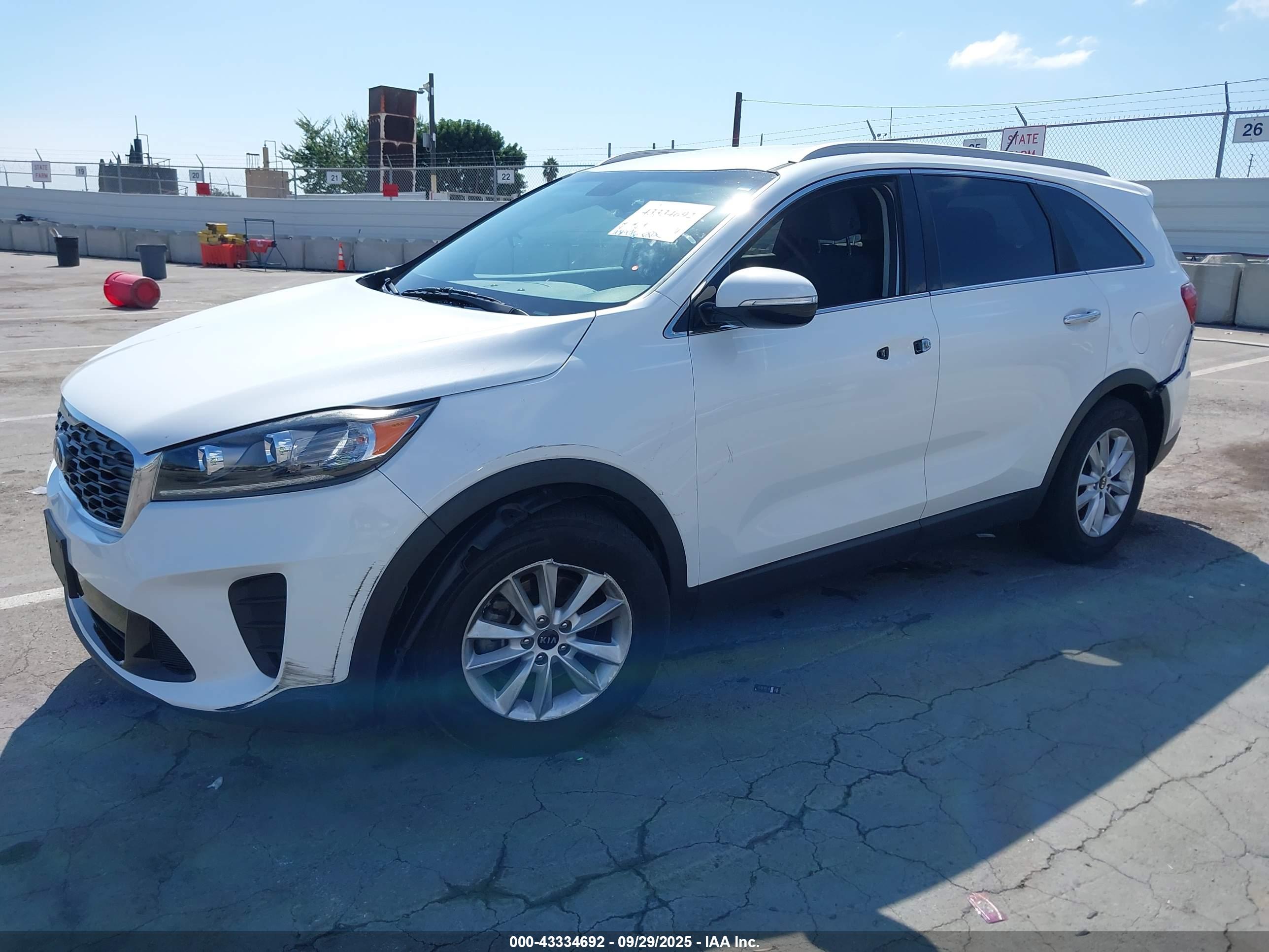 KIA SORENTO image 2